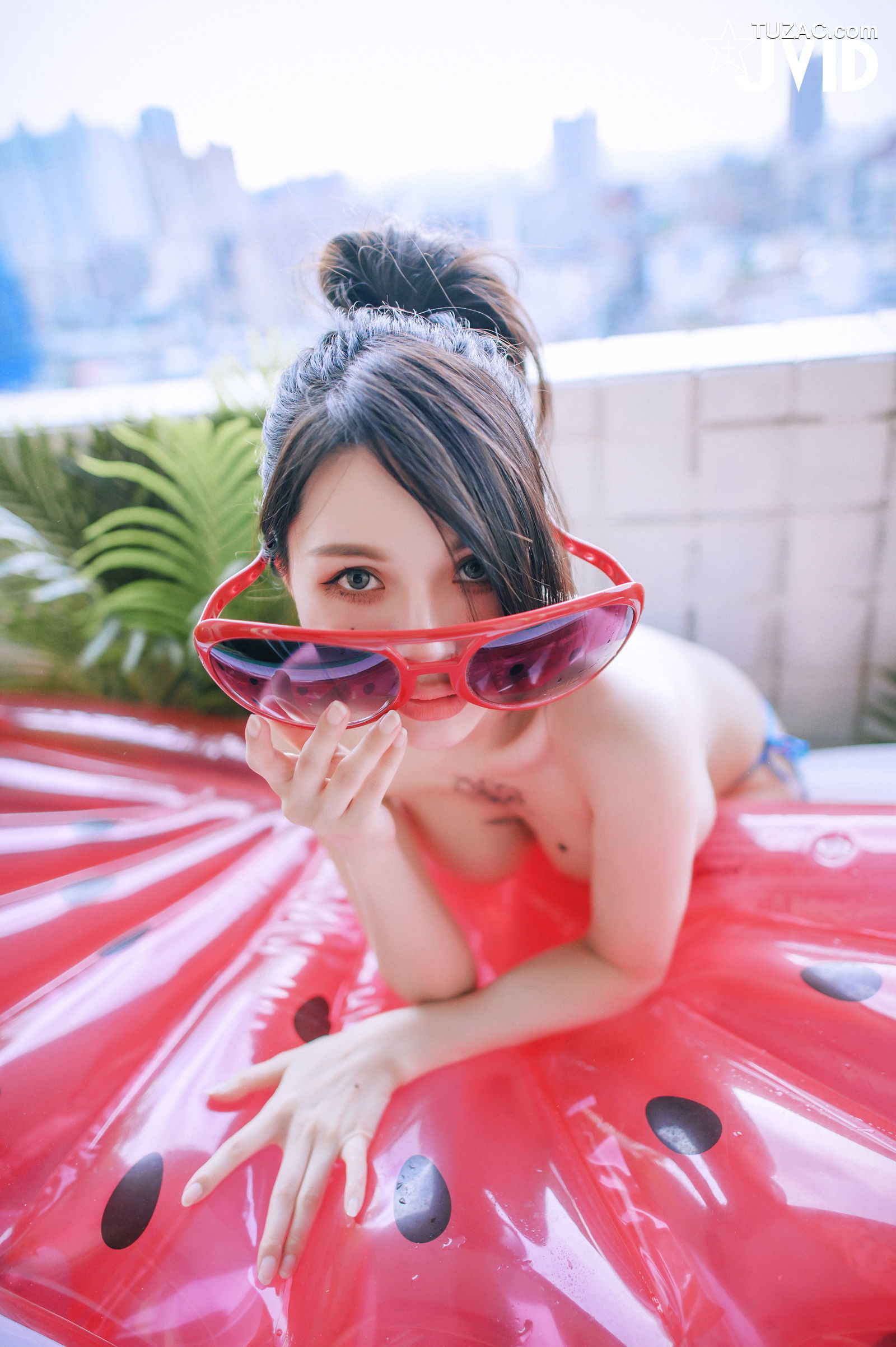 JVID-俄罗斯公主-超性感比基尼-最後還是脫光光-濕身後的性感