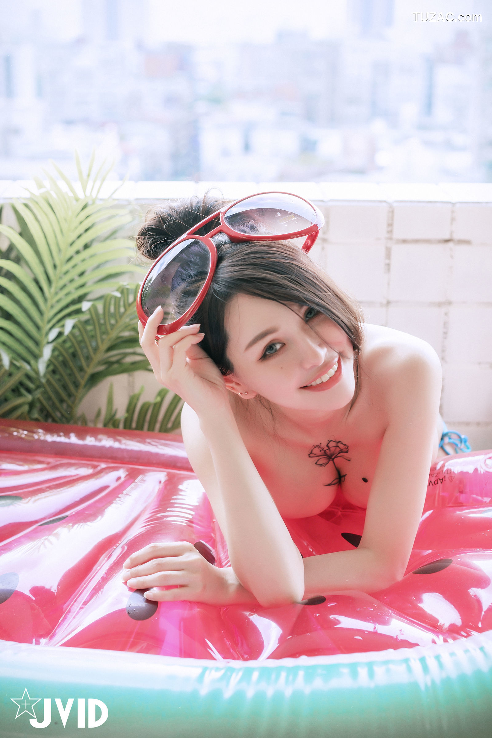 JVID-俄罗斯公主-超性感比基尼-最後還是脫光光-濕身後的性感