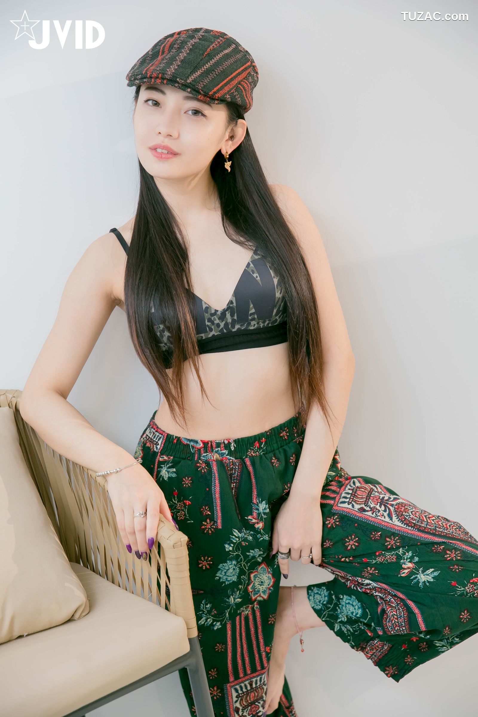 JVID-夏暮光-私底下穿著就讓人喜歡的性格美女
