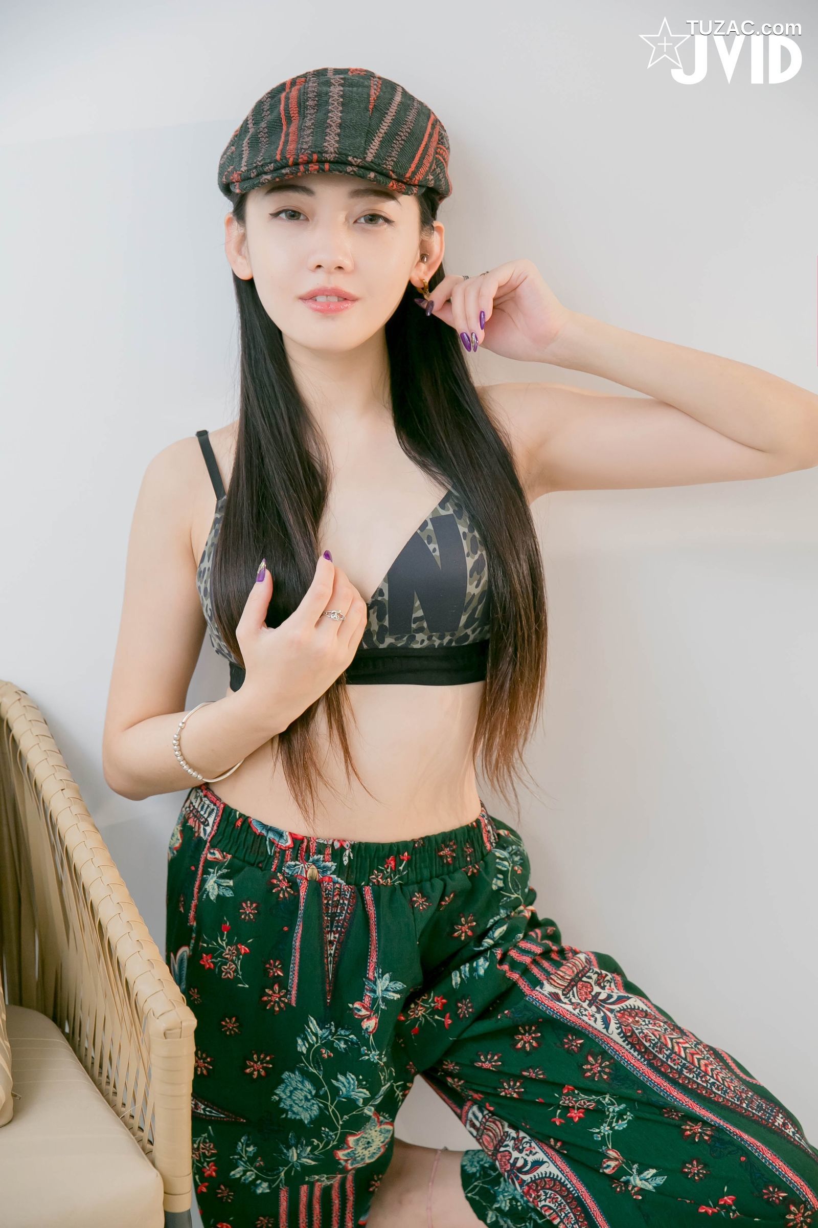 JVID-夏暮光-私底下穿著就讓人喜歡的性格美女