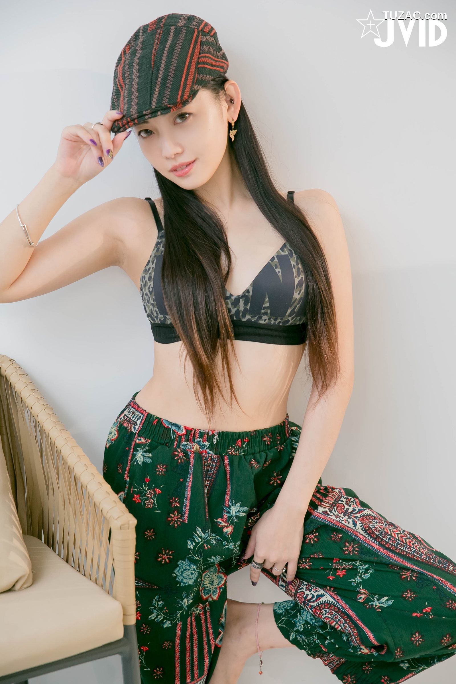 JVID-夏暮光-私底下穿著就讓人喜歡的性格美女