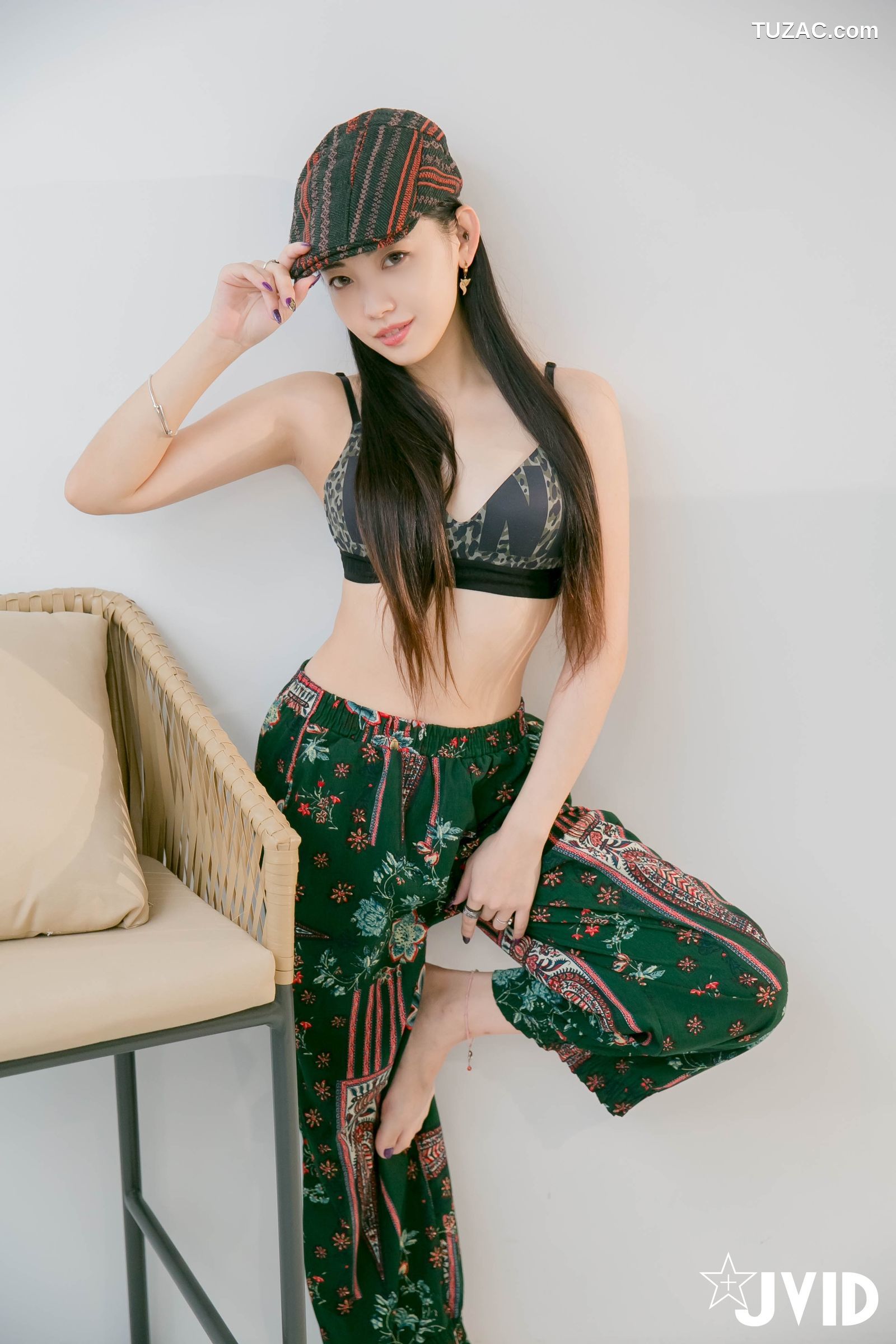 JVID-夏暮光-私底下穿著就讓人喜歡的性格美女
