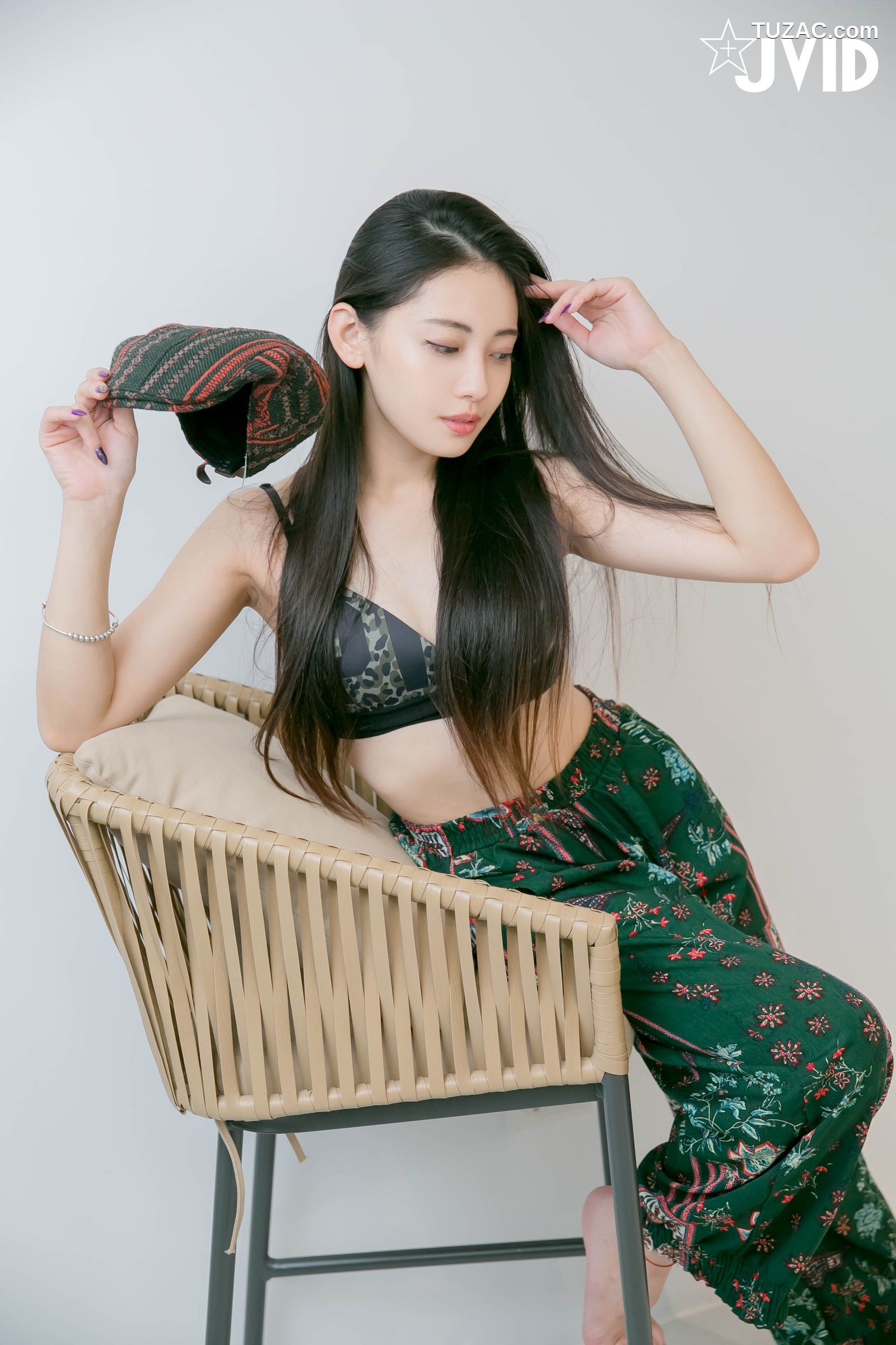 JVID-夏暮光-私底下穿著就讓人喜歡的性格美女