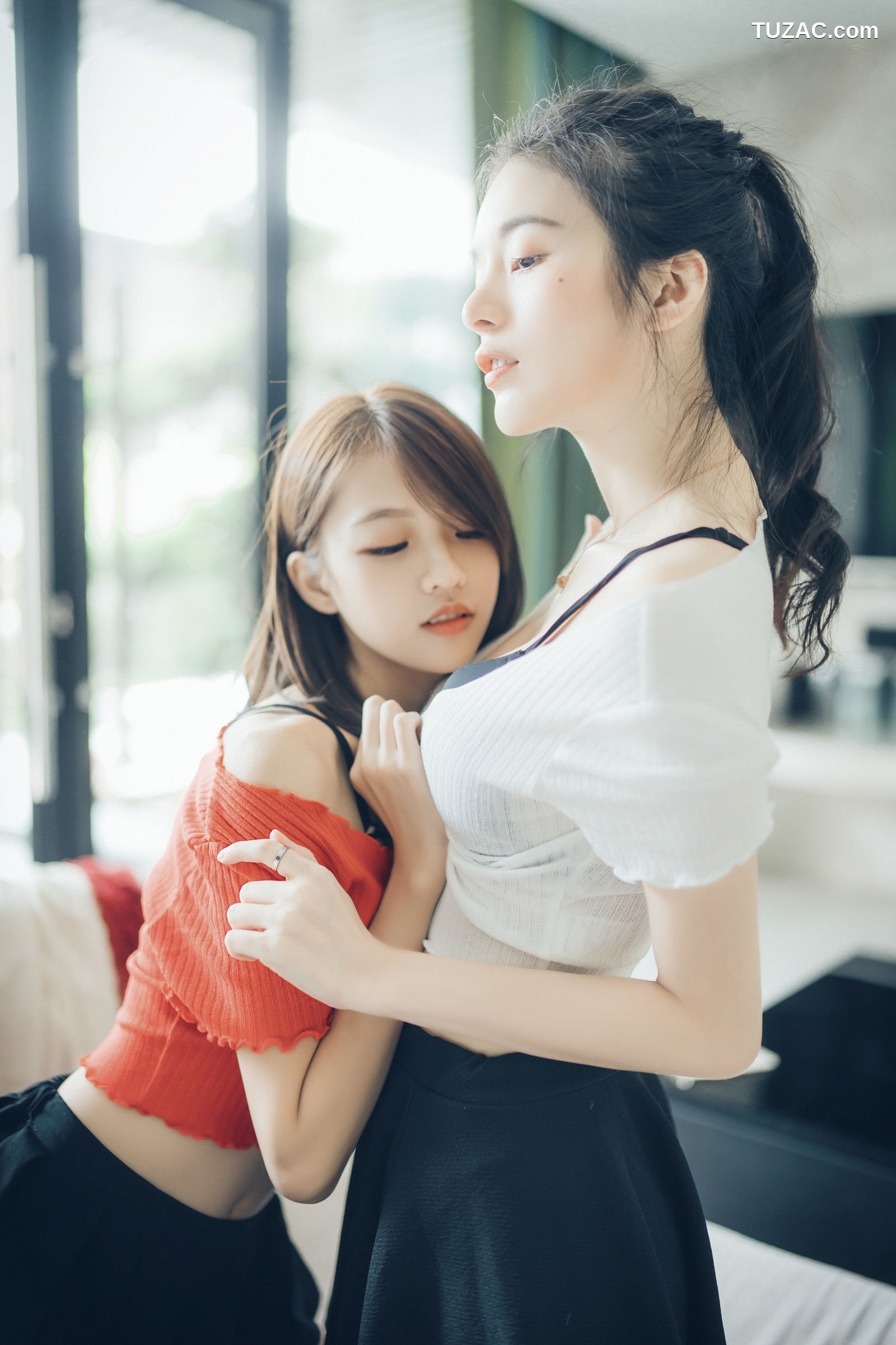 JVID-妍妍-辰辰-好色萝莉和巨乳御姐-百合开发初体验-2021.08.06