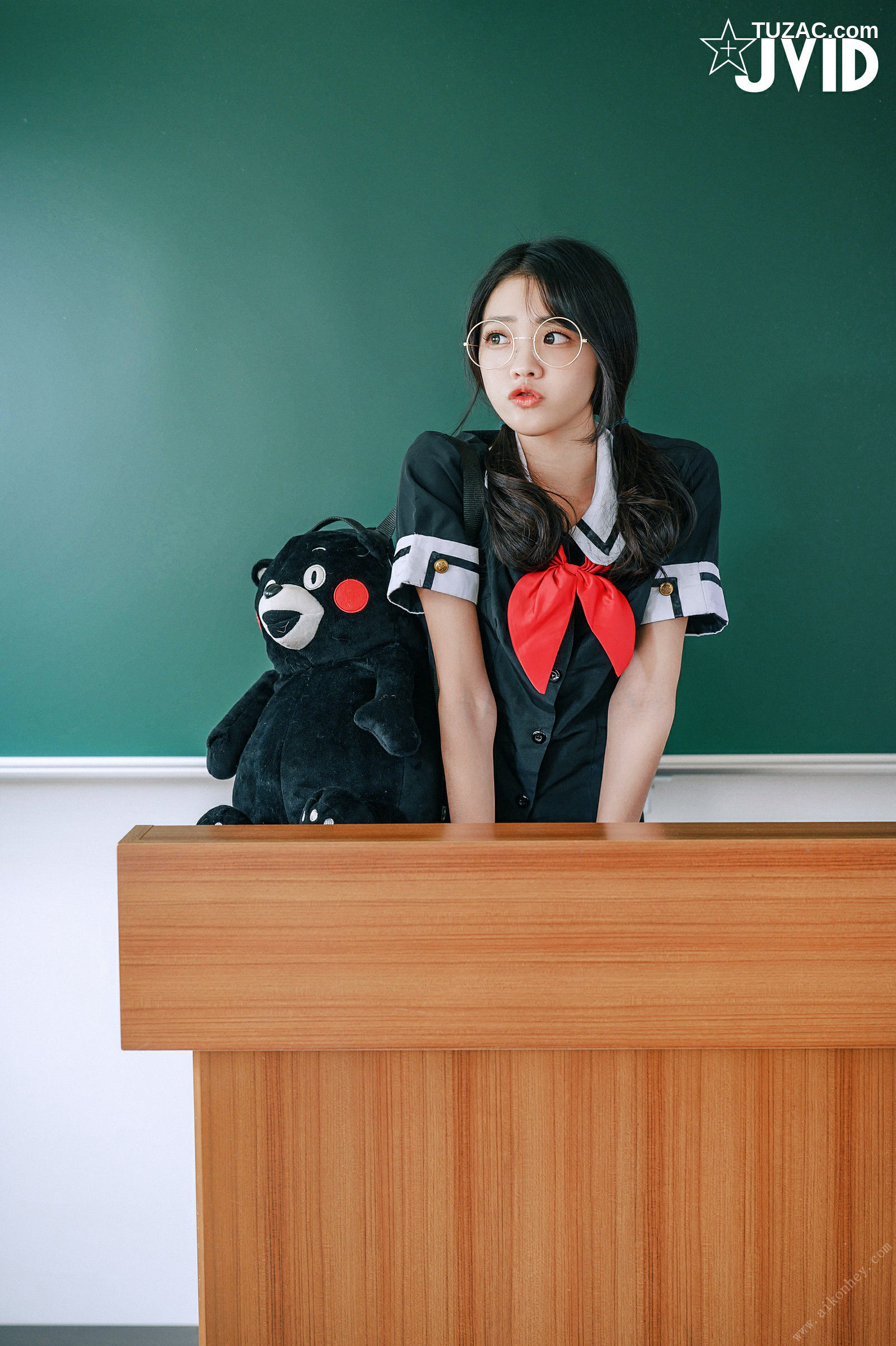 JVID-妍妍-青春戀愛校園系列-高顏值甜美學妹誘惑-清純校花放學後的教室-學妹說她喜歡我-2022.12.09