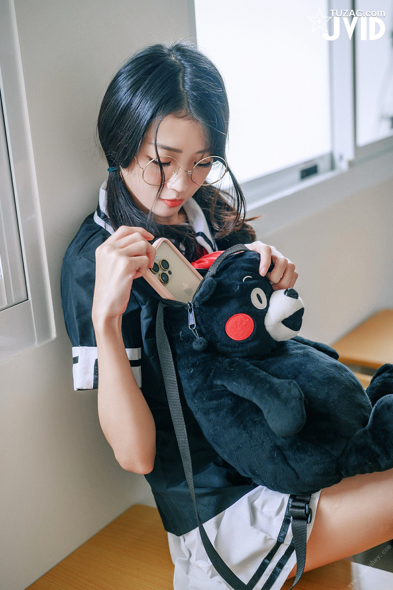 JVID-妍妍-青春戀愛校園系列-高顏值甜美學妹誘惑-清純校花放學後的教室-學妹說她喜歡我-2022.12.09