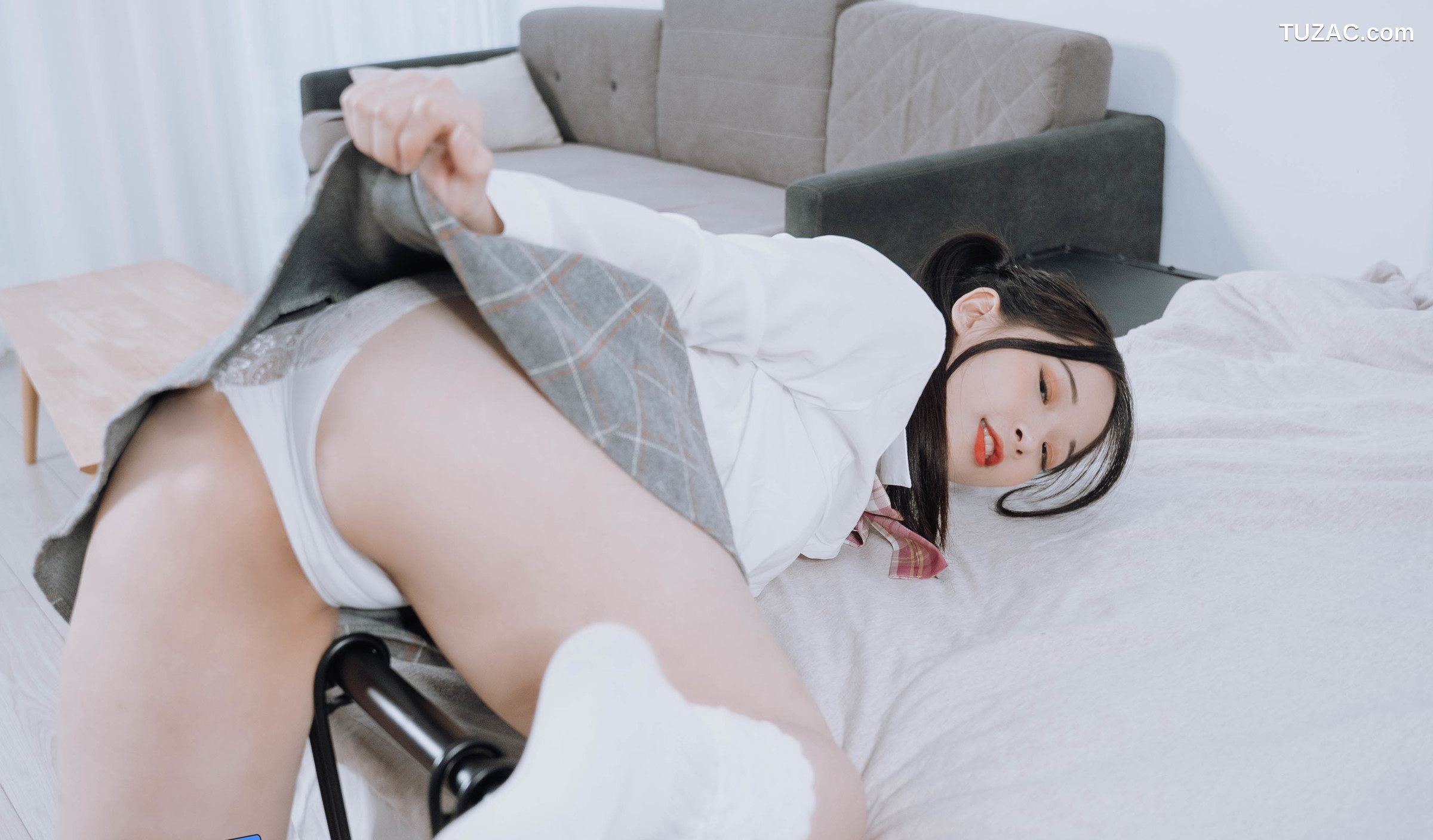 JVID-婕咪-Juice-双马尾制服女孩-男人的幻想