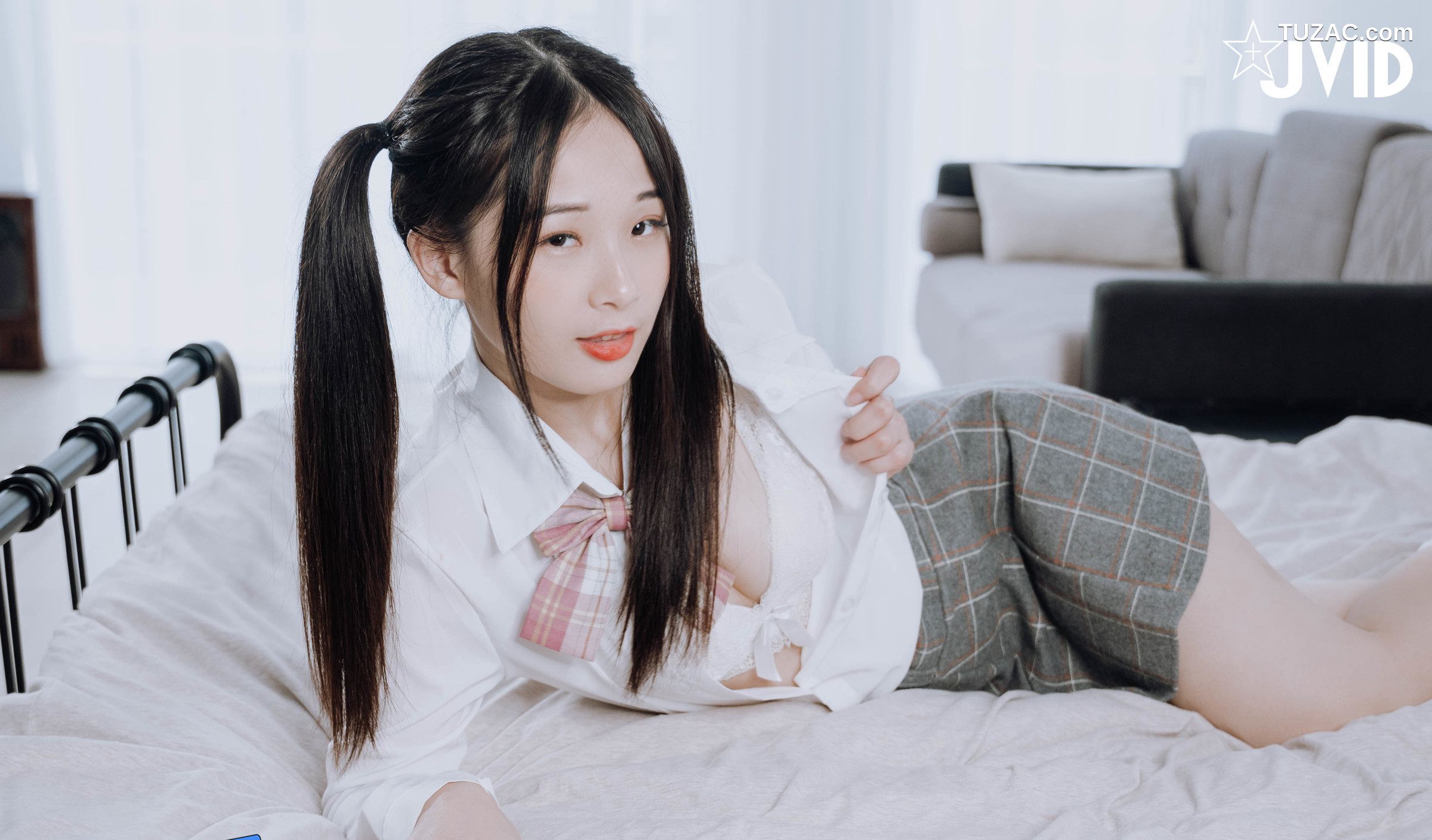 JVID-婕咪-Juice-双马尾制服女孩-男人的幻想