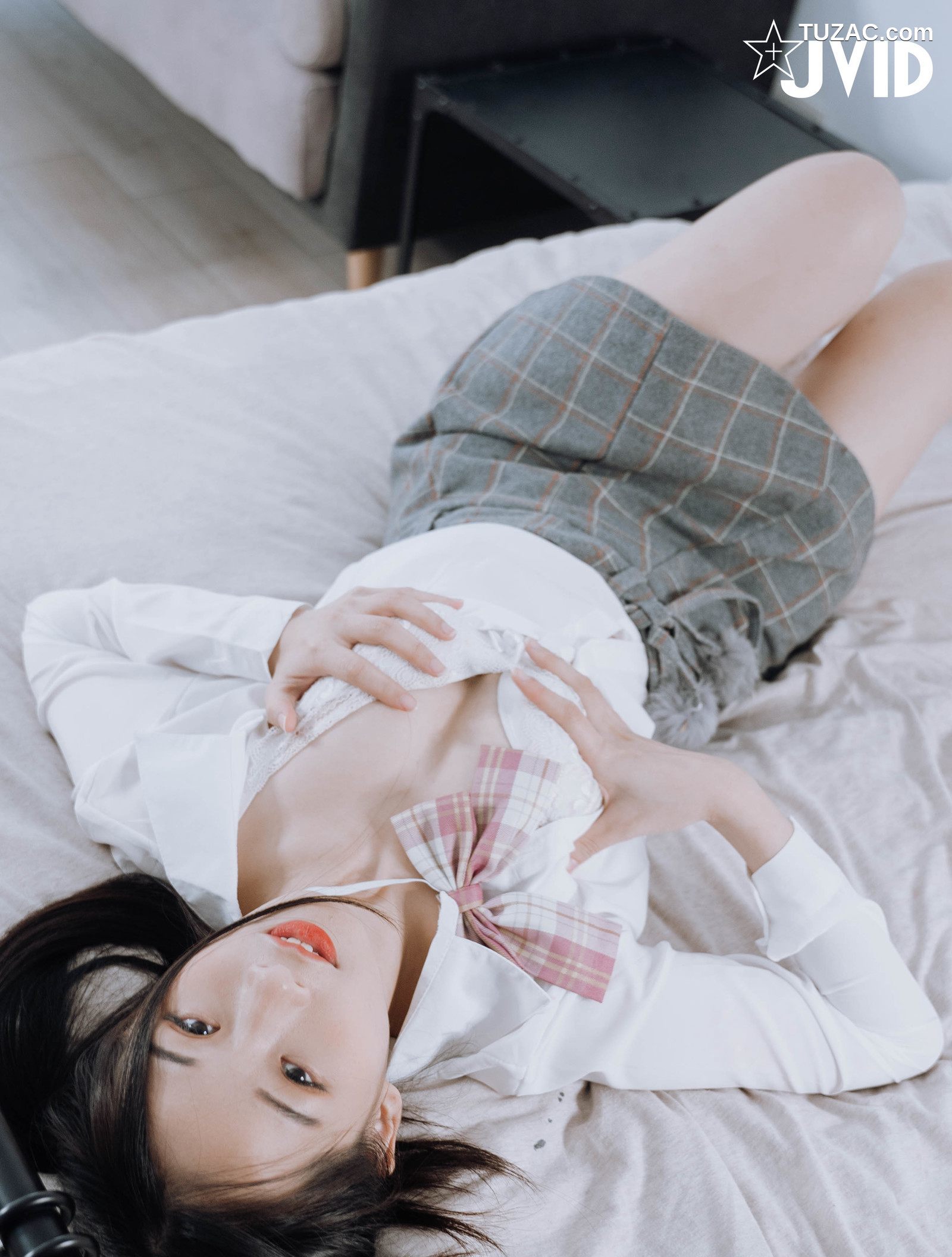 JVID-婕咪-Juice-双马尾制服女孩-男人的幻想
