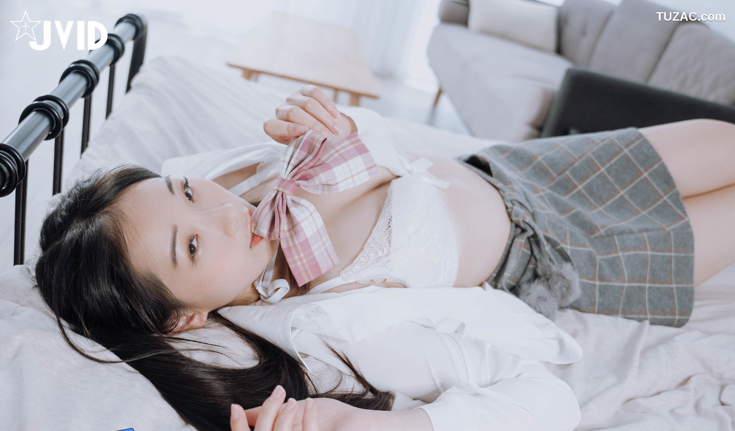 JVID-婕咪-Juice-双马尾制服女孩-男人的幻想