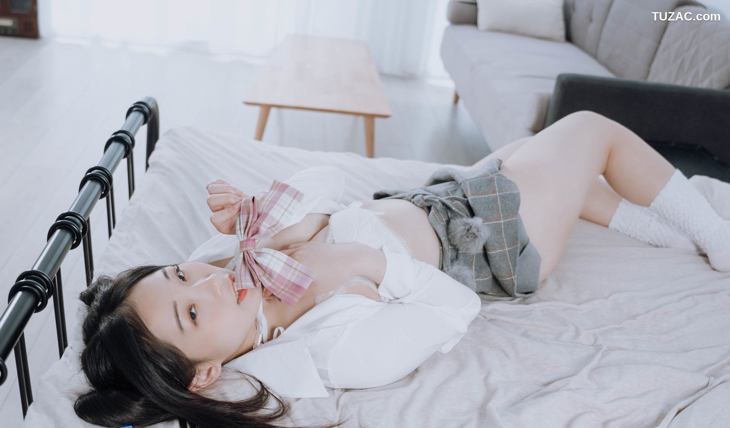 JVID-婕咪-Juice-双马尾制服女孩-男人的幻想