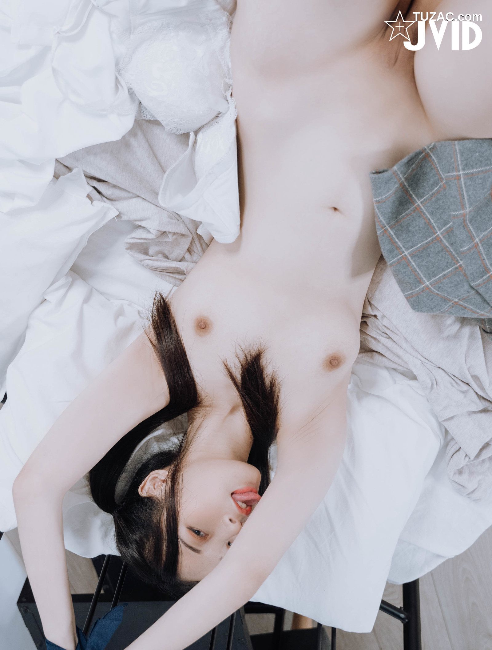JVID-婕咪-Juice-双马尾制服女孩-男人的幻想