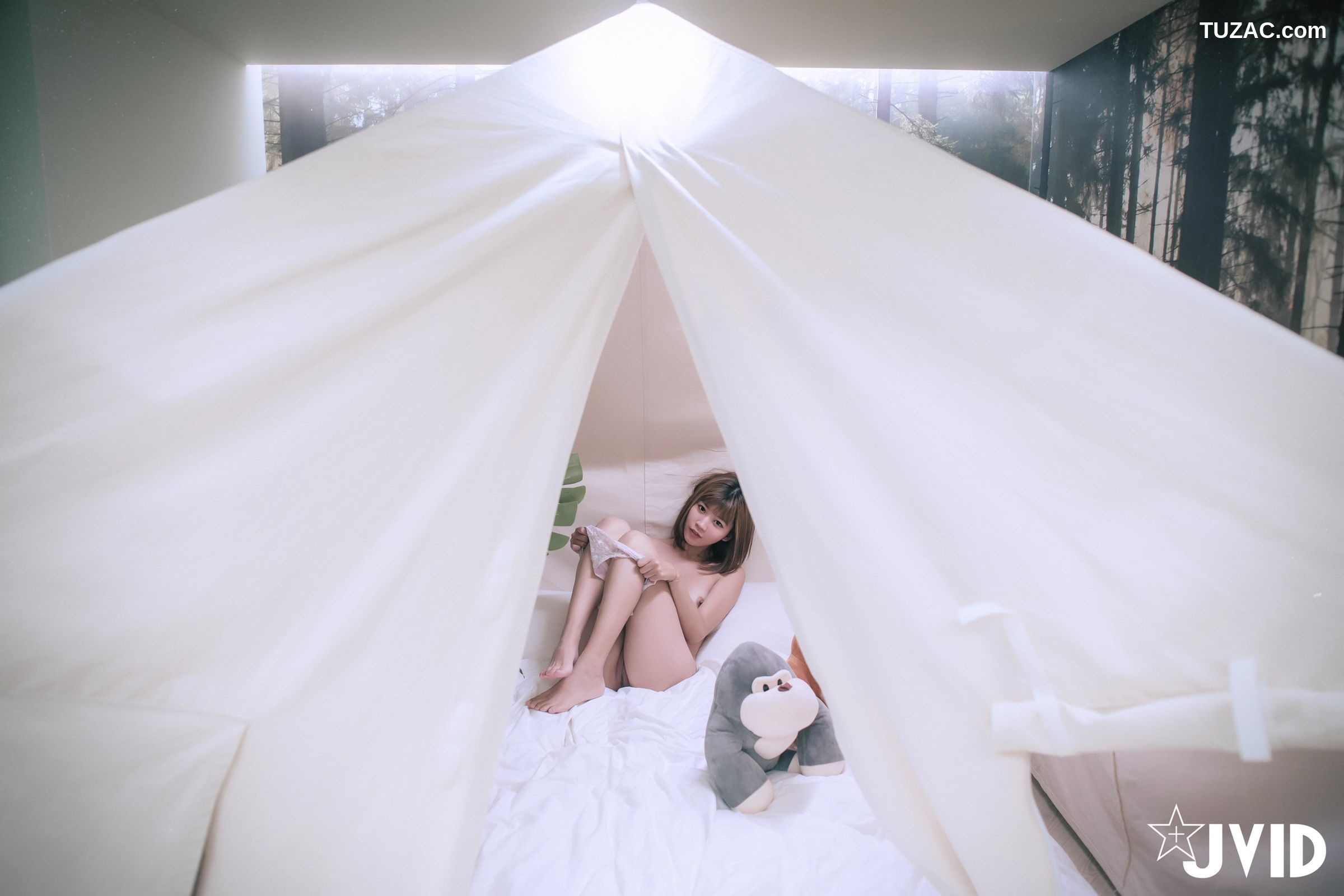 JVID-果寶寶-野外求生训练营-帐篷里的春天