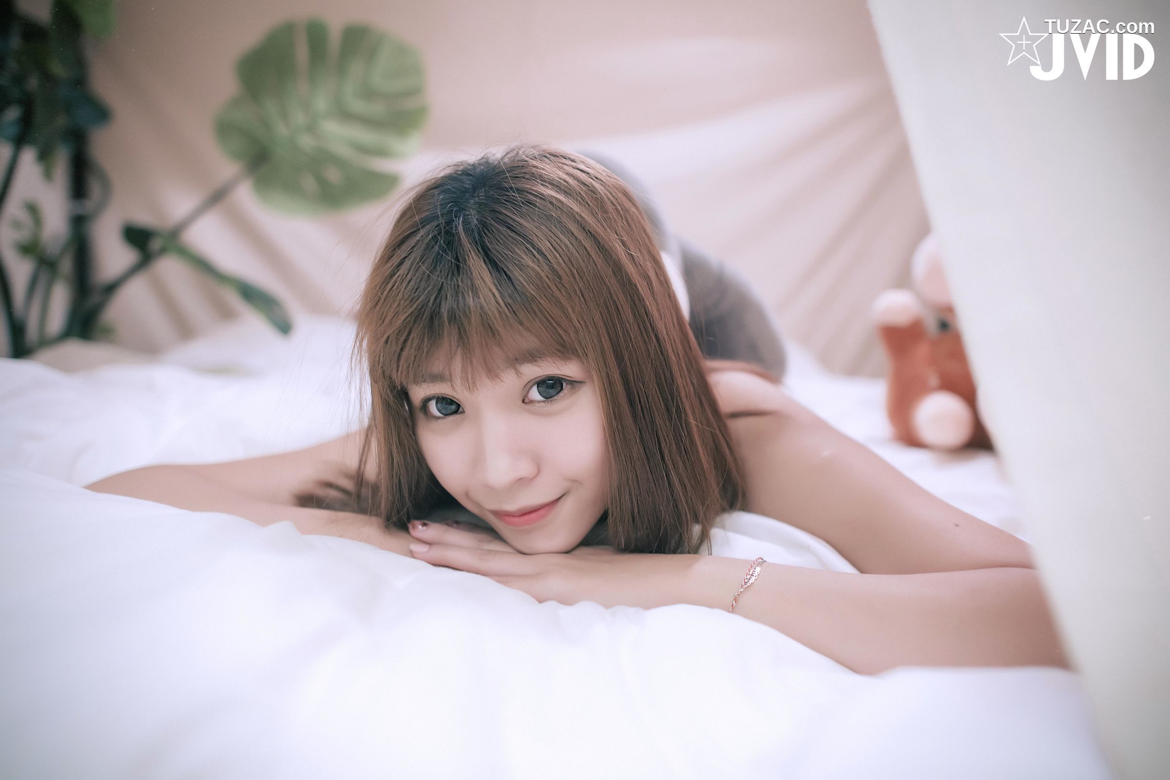 JVID-果寶寶-野外求生训练营-帐篷里的春天