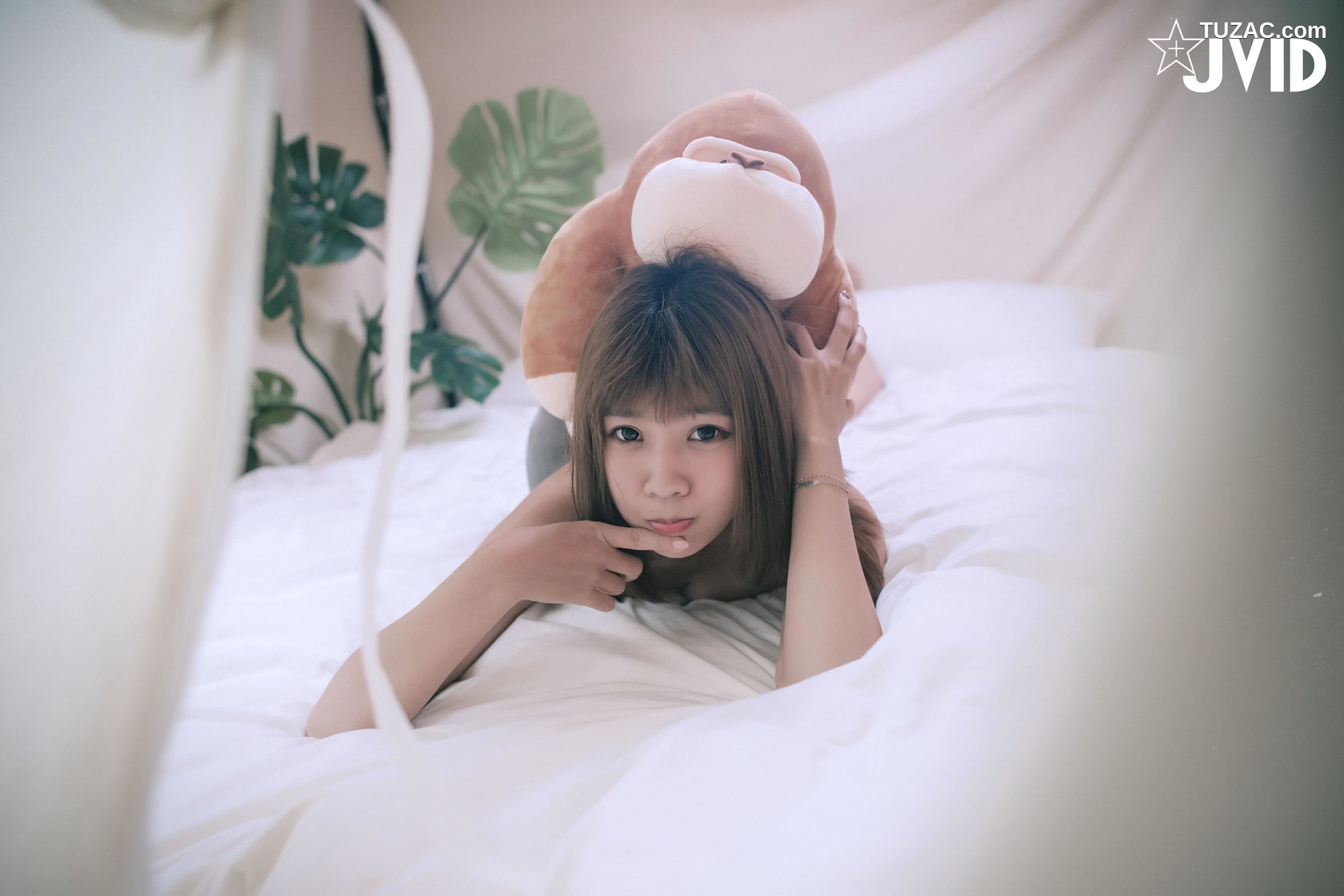 JVID-果寶寶-野外求生训练营-帐篷里的春天