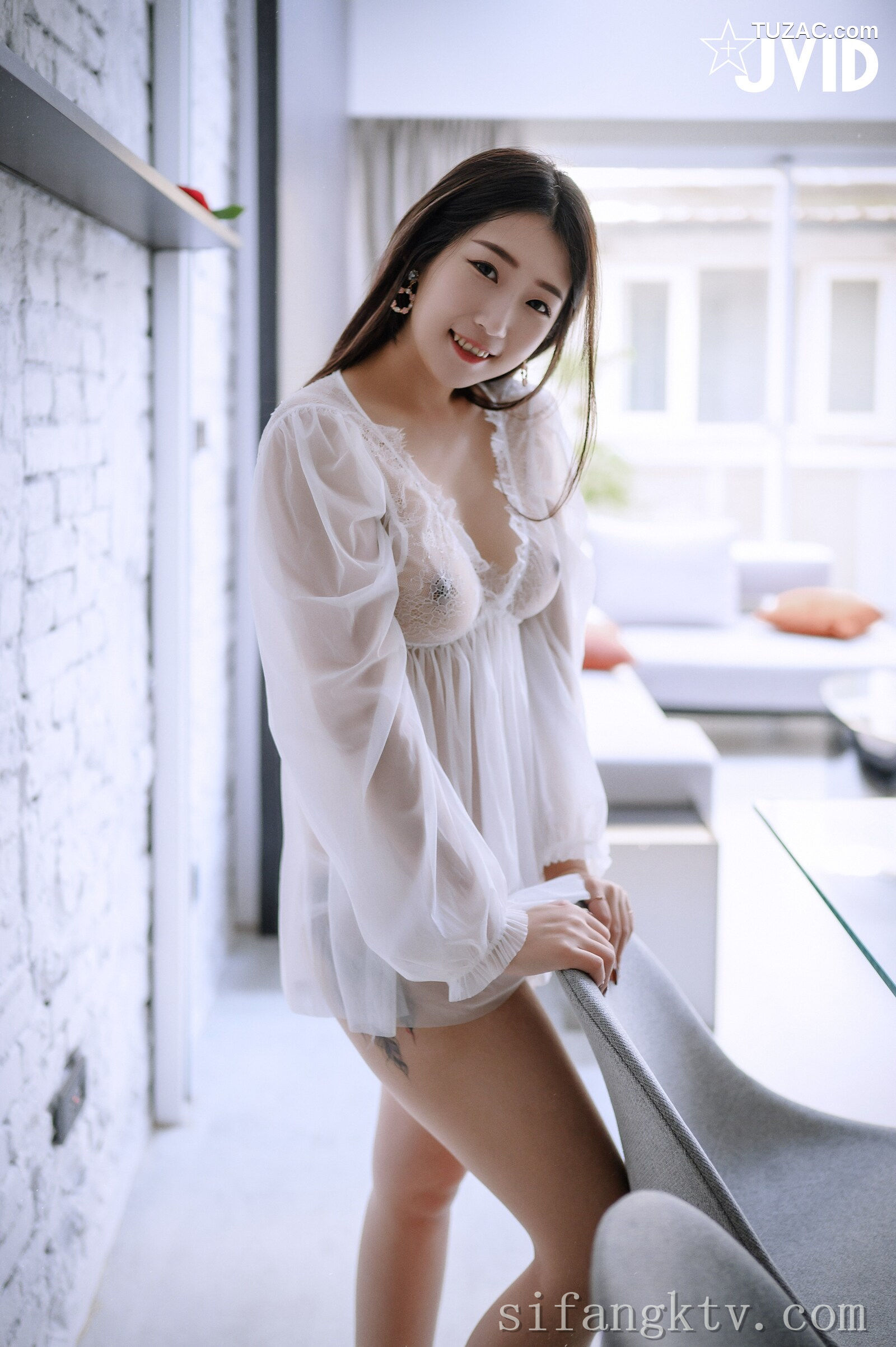 JVID-肉包Mini-用玫瑰成功征服可爱肉包的肉体-热爱-No.621-2022.03.17