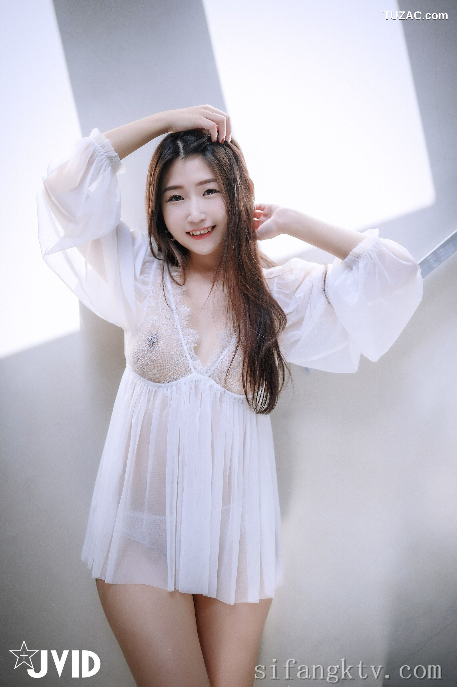 JVID-肉包Mini-用玫瑰成功征服可爱肉包的肉体-热爱-No.621-2022.03.17