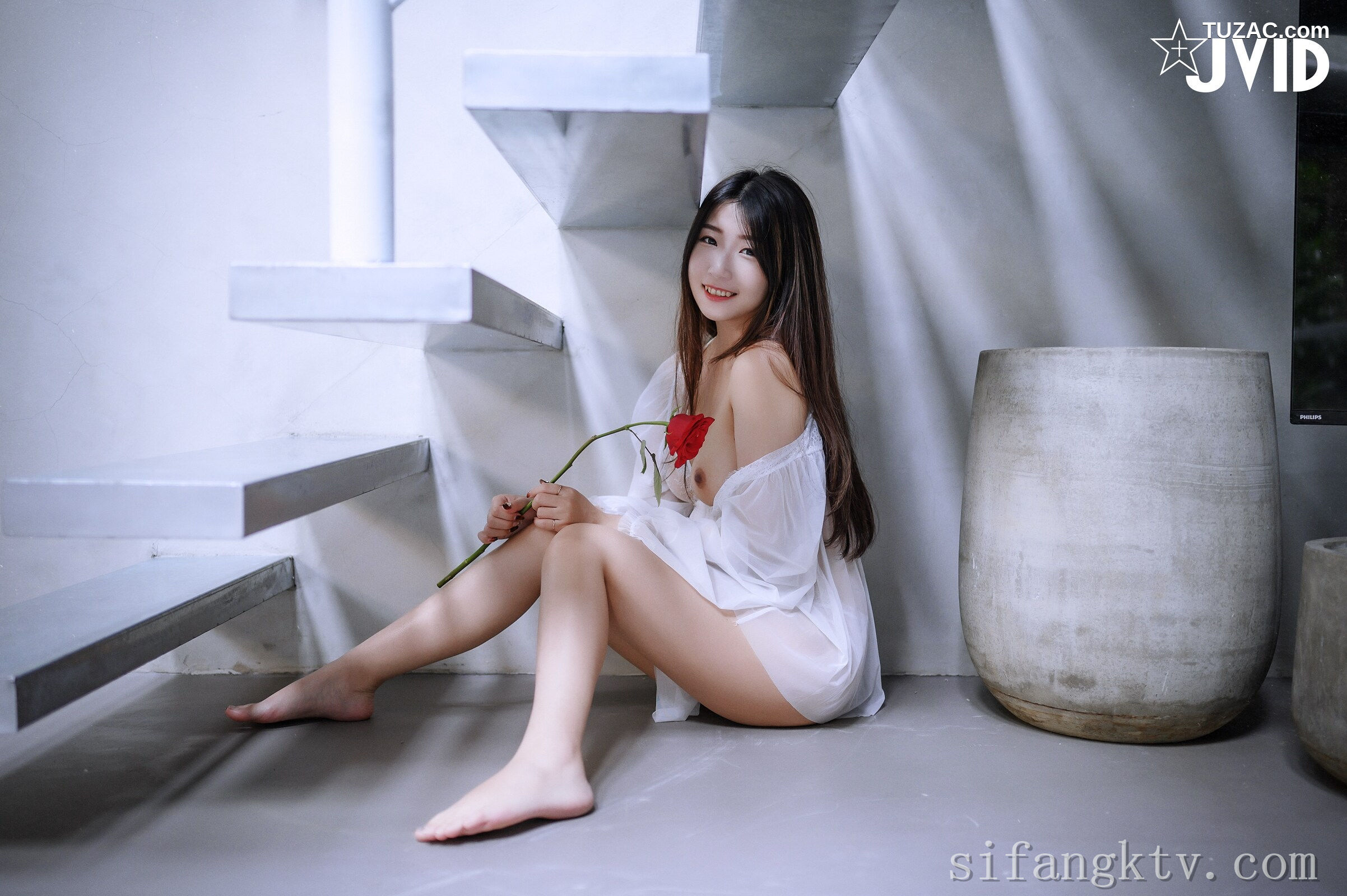 JVID-肉包Mini-用玫瑰成功征服可爱肉包的肉体-热爱-No.621-2022.03.17