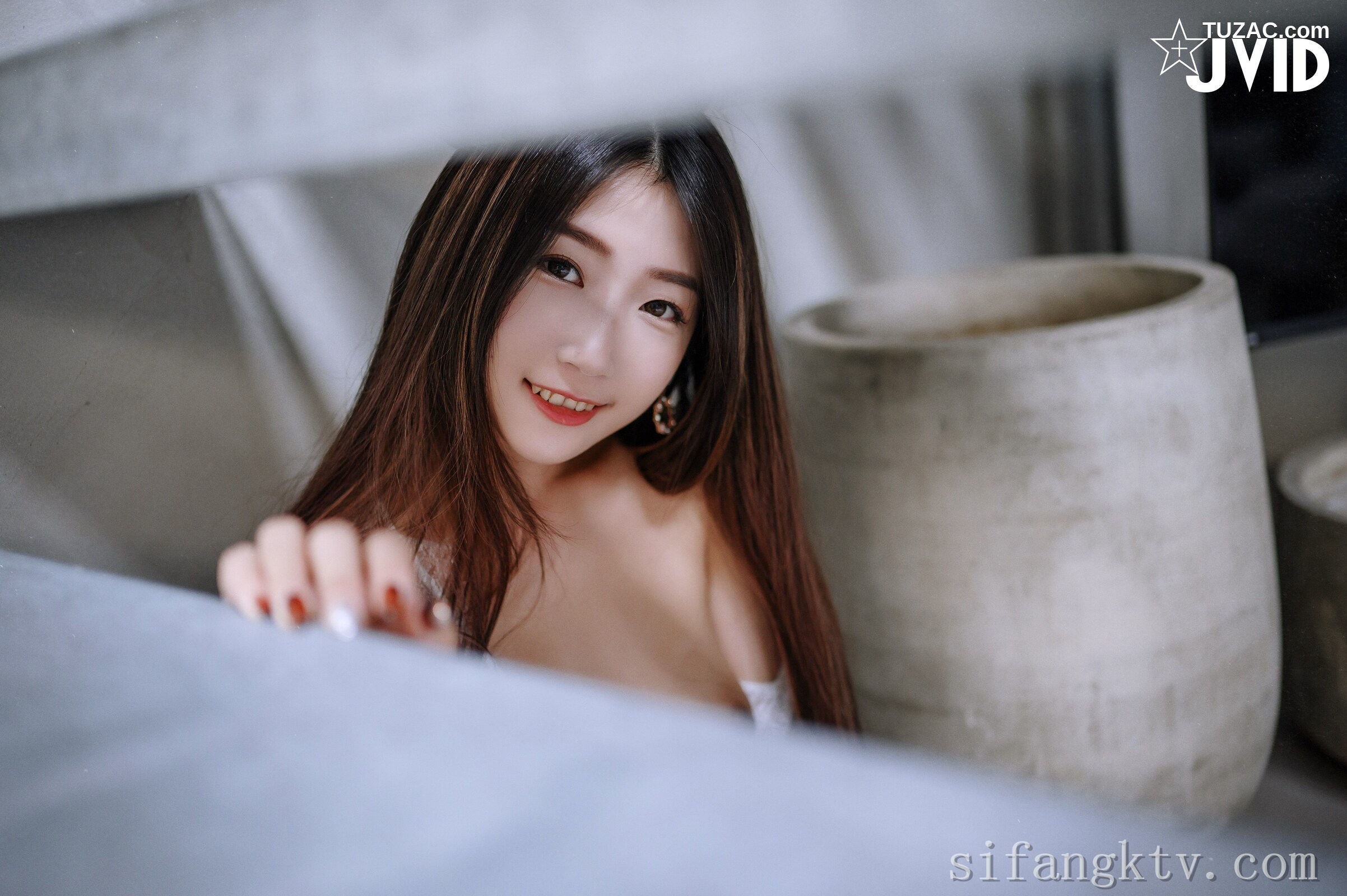 JVID-肉包Mini-用玫瑰成功征服可爱肉包的肉体-热爱-No.621-2022.03.17