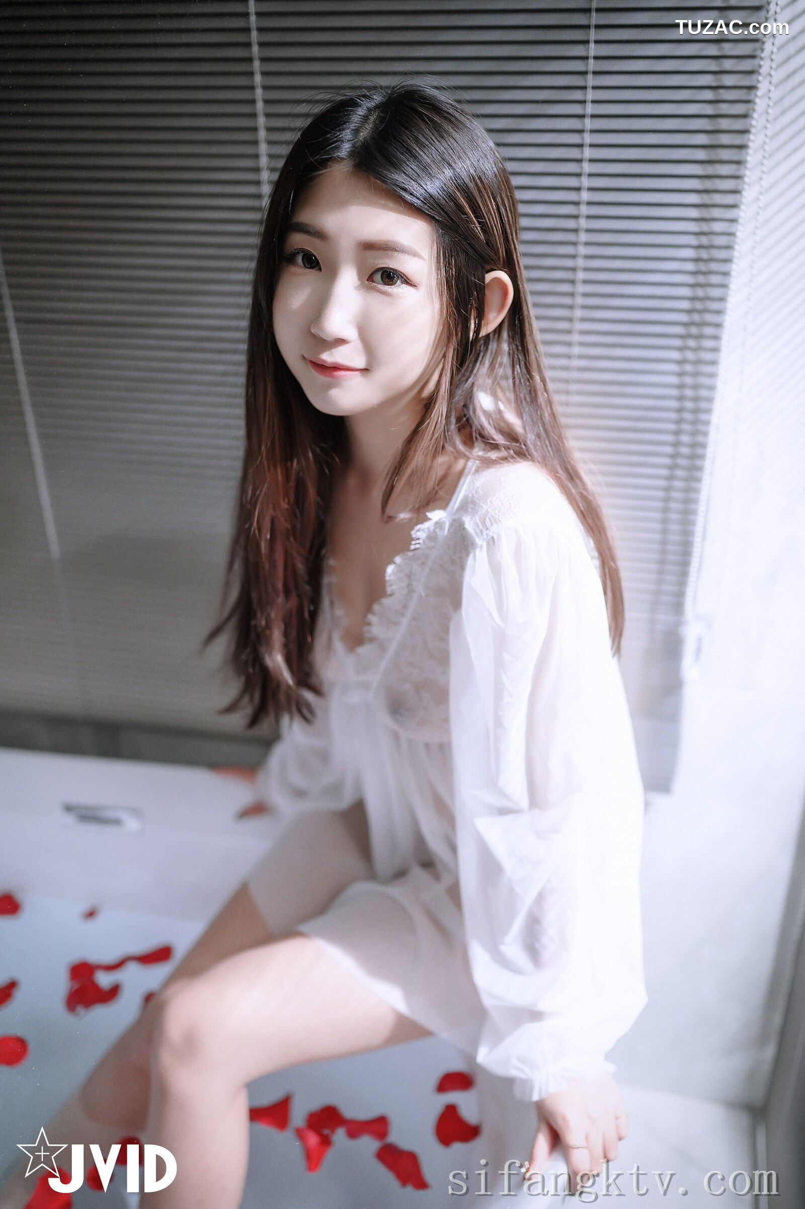 JVID-肉包Mini-用玫瑰成功征服可爱肉包的肉体-热爱-No.621-2022.03.17