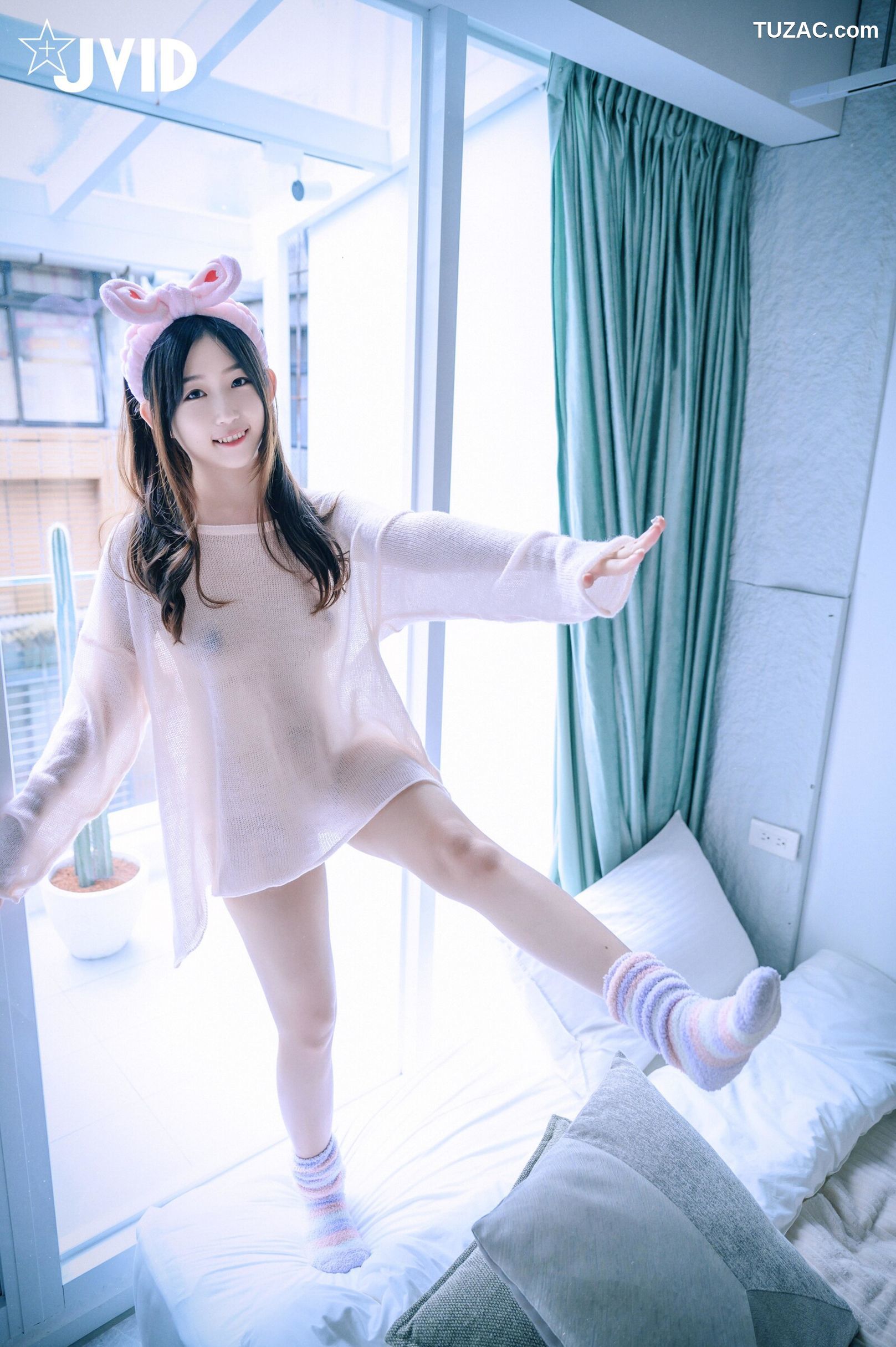 JVID-肉包Mini-首次极品映入眼帘-首次大开双腿-No.577-2021.10.20