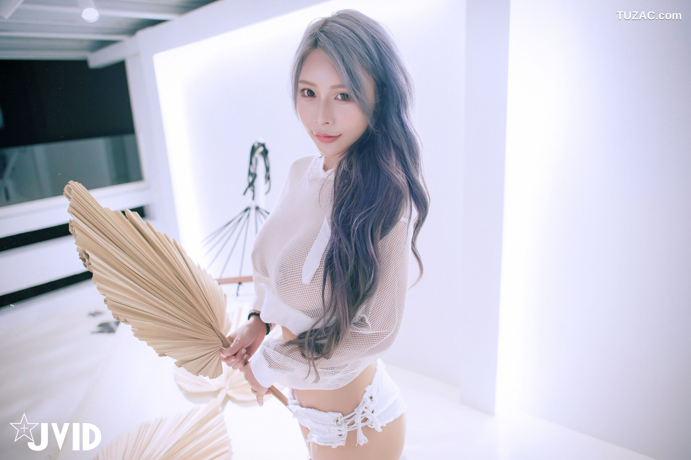 JVID-艾妃-神級美巨乳艾妃的情慾之夜-首次雙人情慾大尺-騎乘式解鎖
