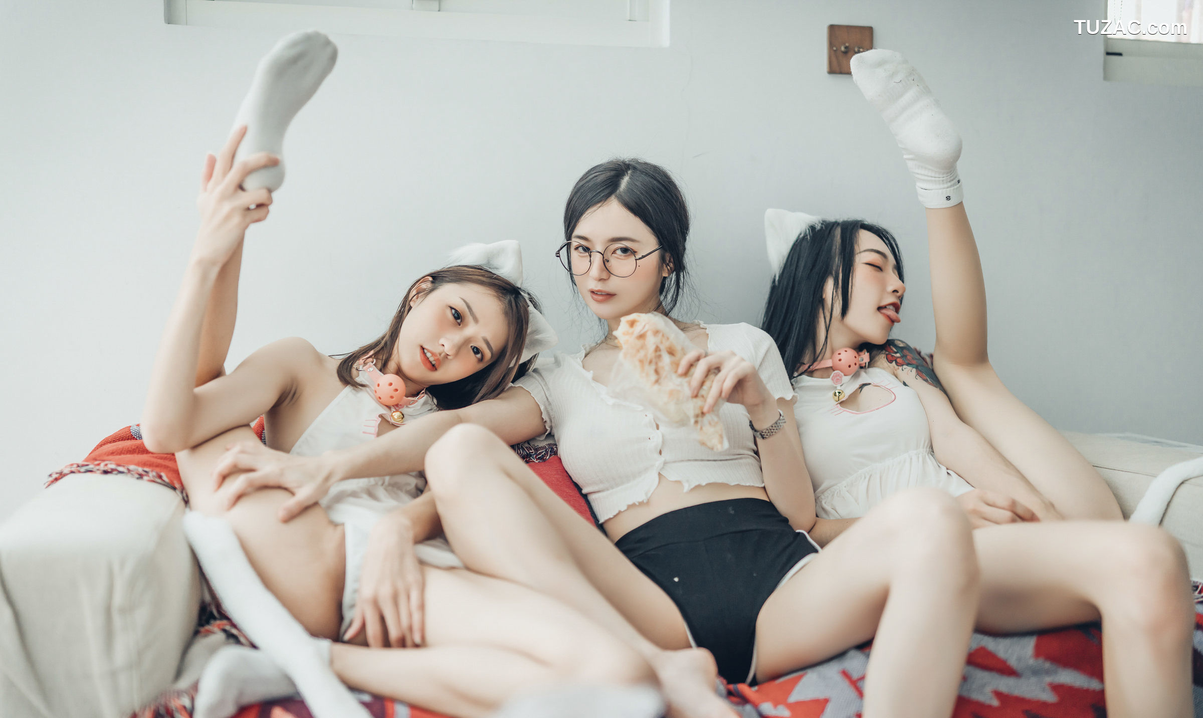 JVID-辰辰-妍妍-飘飘-宅女与猫咪的同居性生活-超赤裸饲养性爱日记