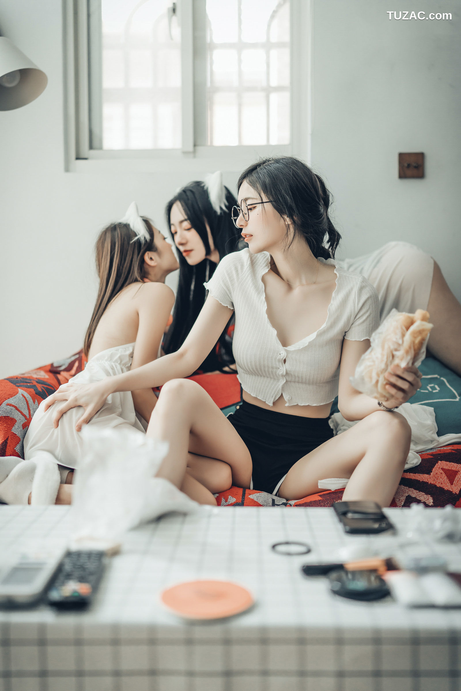 JVID-辰辰-妍妍-飘飘-宅女与猫咪的同居性生活-超赤裸饲养性爱日记