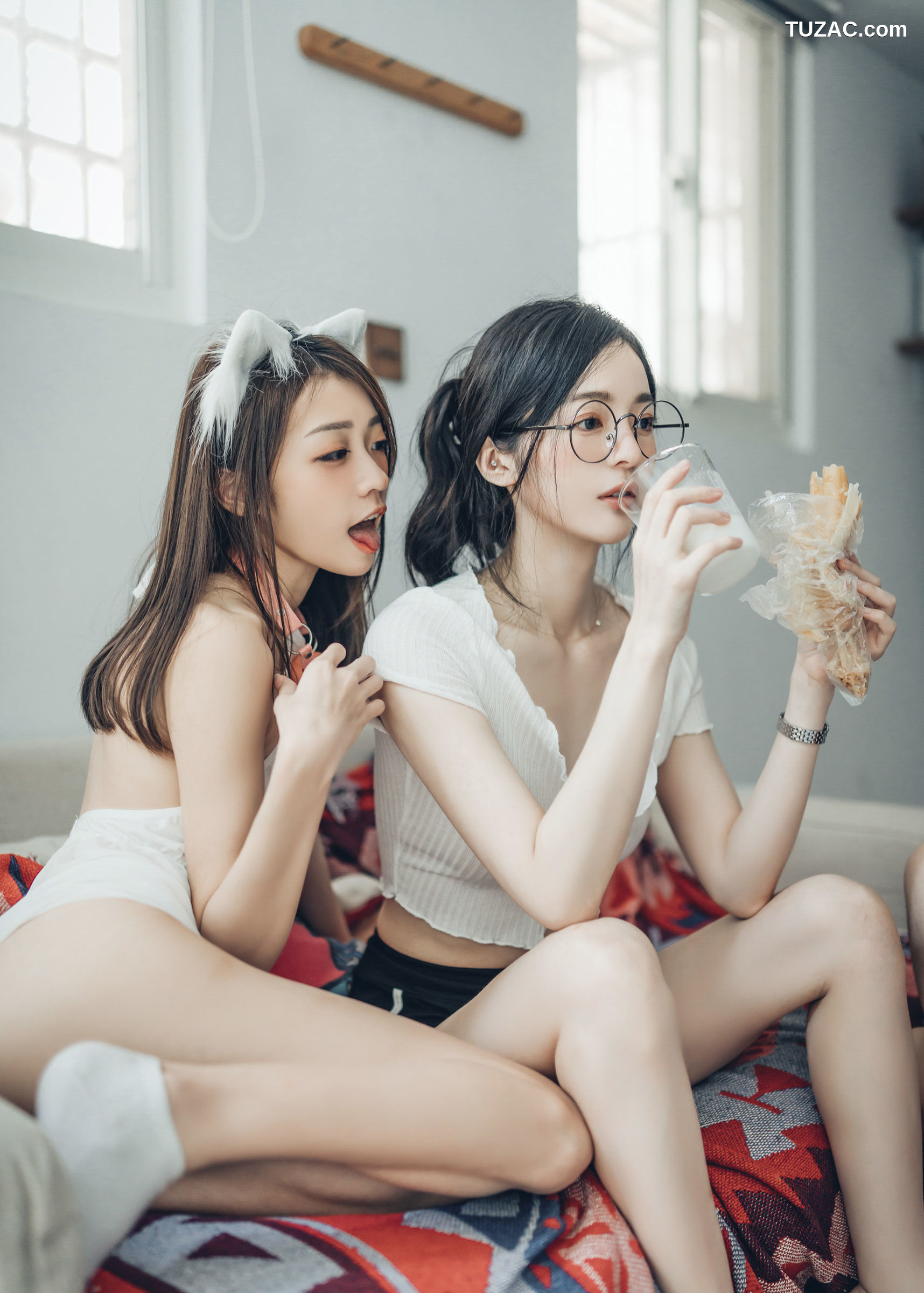 JVID-辰辰-妍妍-飘飘-宅女与猫咪的同居性生活-超赤裸饲养性爱日记