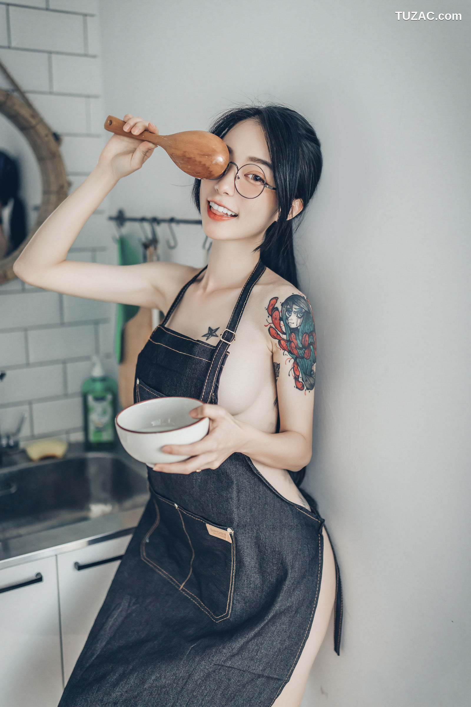 JVID-辰辰-妍妍-飘飘-宅女与猫咪的同居性生活-超赤裸饲养性爱日记