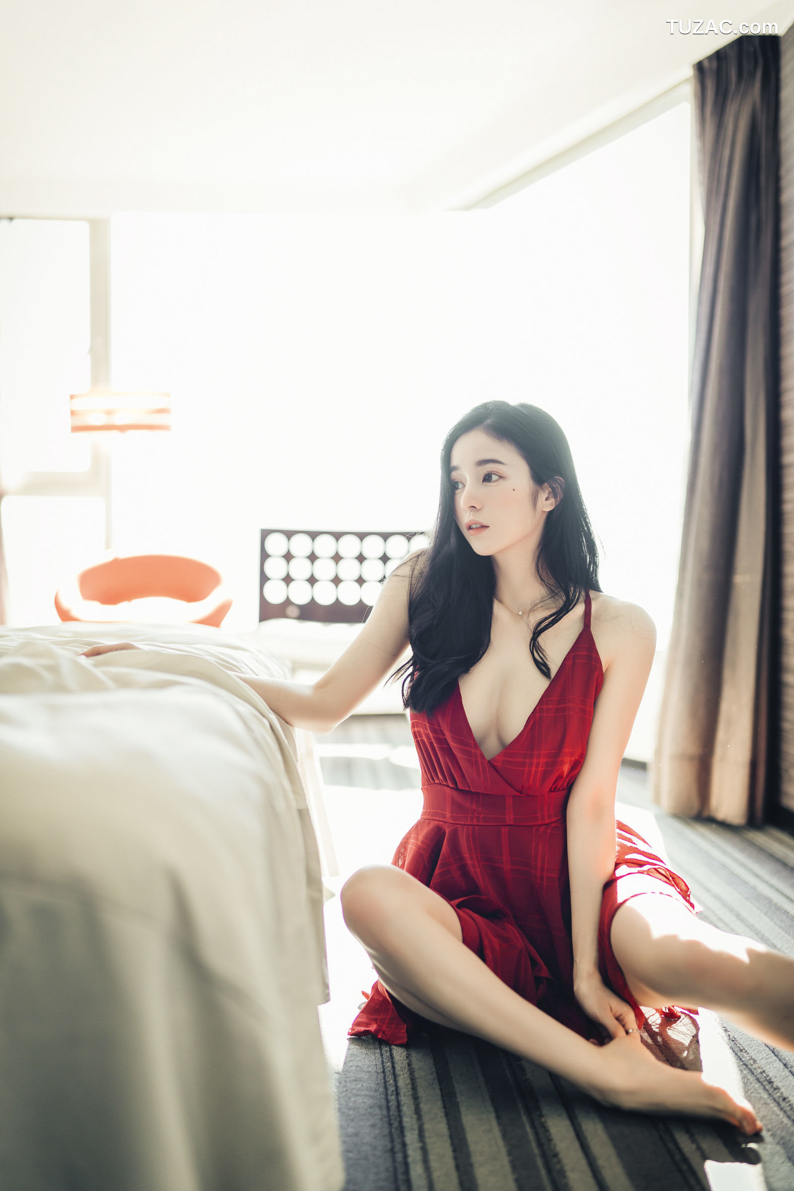 JVID-辰辰-我的女友这次有点色有点甜-透明罩衫透明骆驼蹄内裤湿润黑丝-2022.04.05