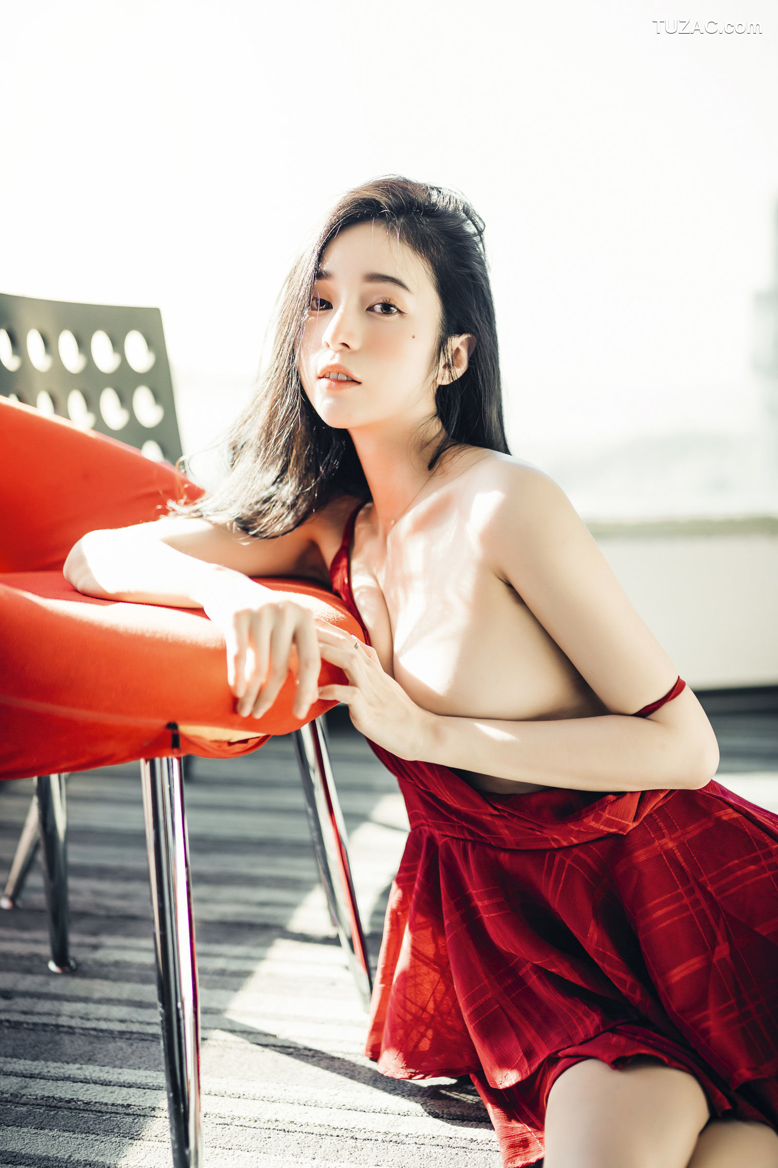 JVID-辰辰-我的女友这次有点色有点甜-透明罩衫透明骆驼蹄内裤湿润黑丝-2022.04.05