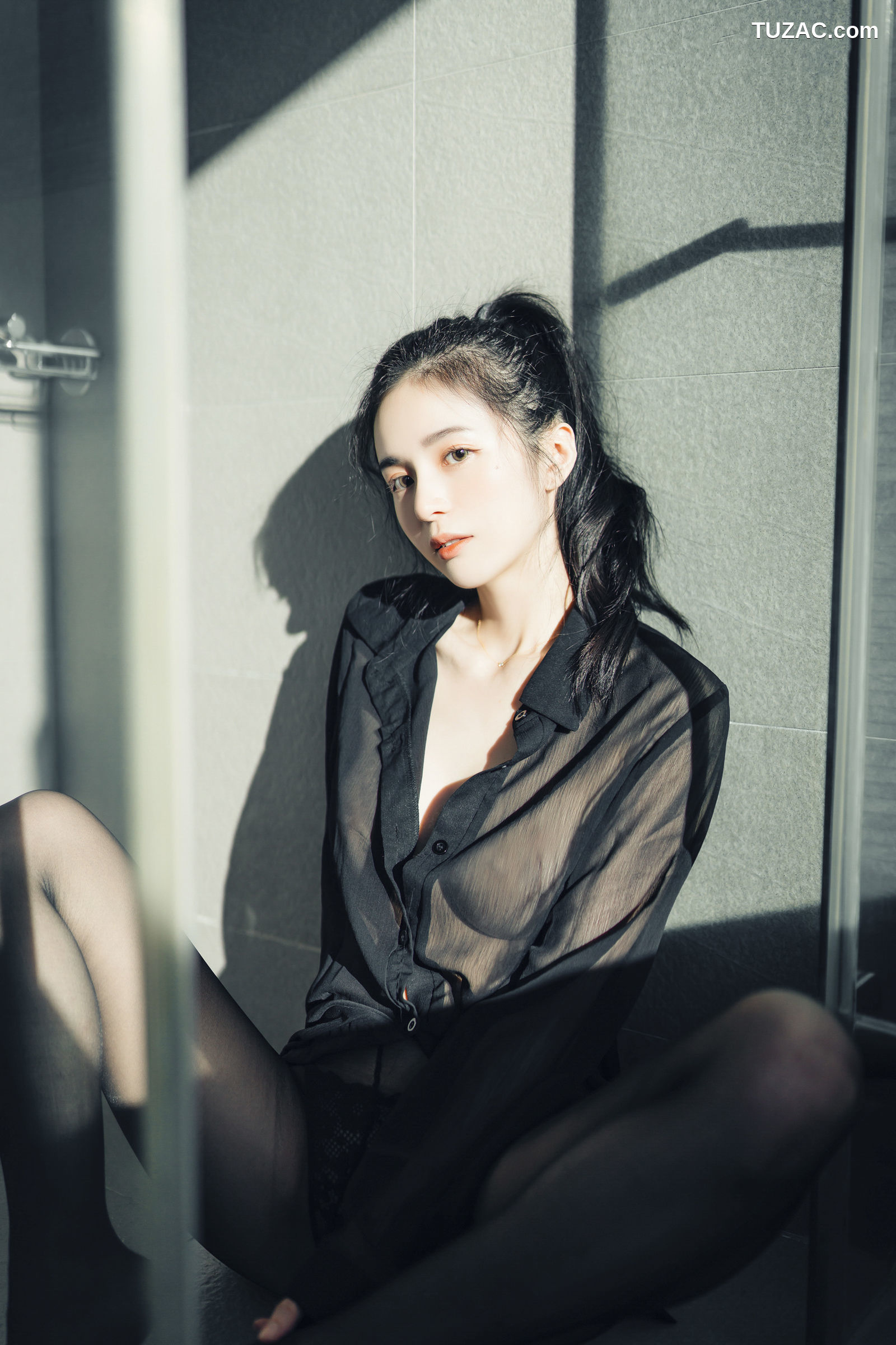 JVID-辰辰-我的女友这次有点色有点甜-透明罩衫透明骆驼蹄内裤湿润黑丝-2022.04.05