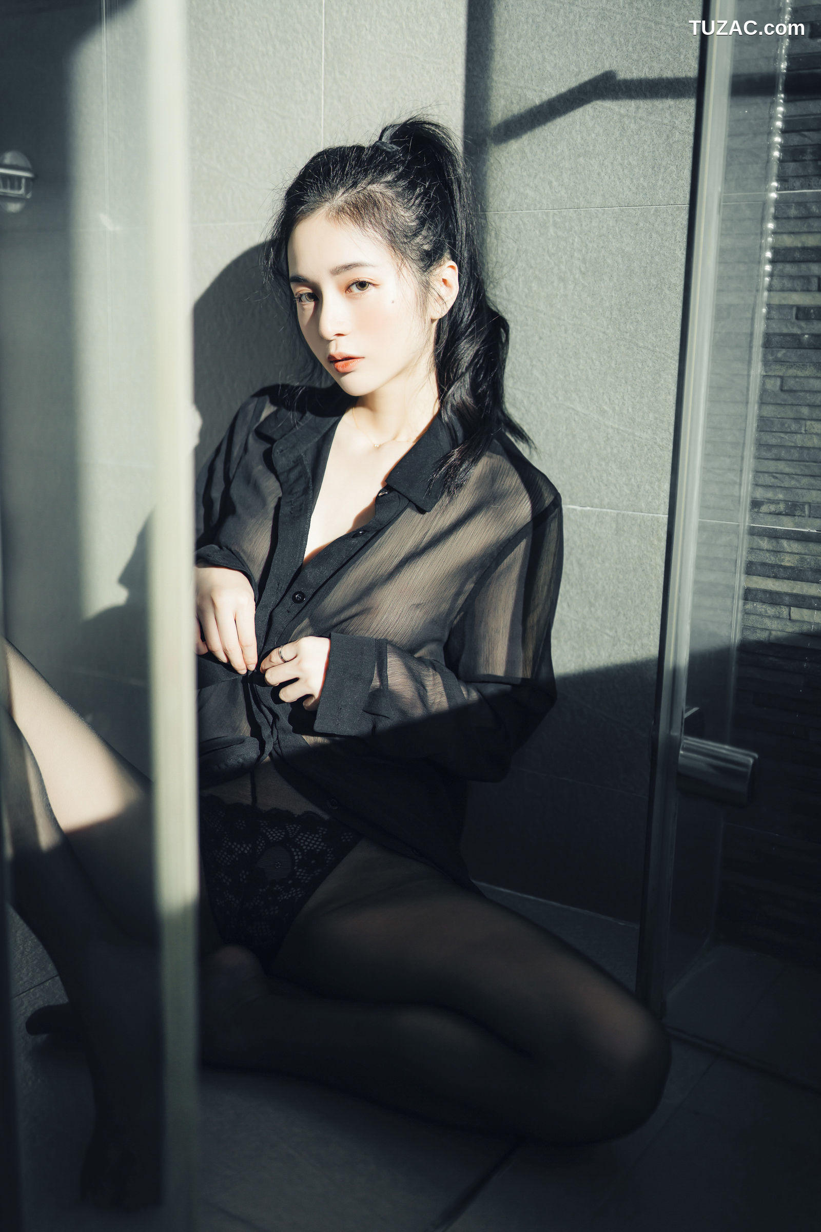 JVID-辰辰-我的女友这次有点色有点甜-透明罩衫透明骆驼蹄内裤湿润黑丝-2022.04.05