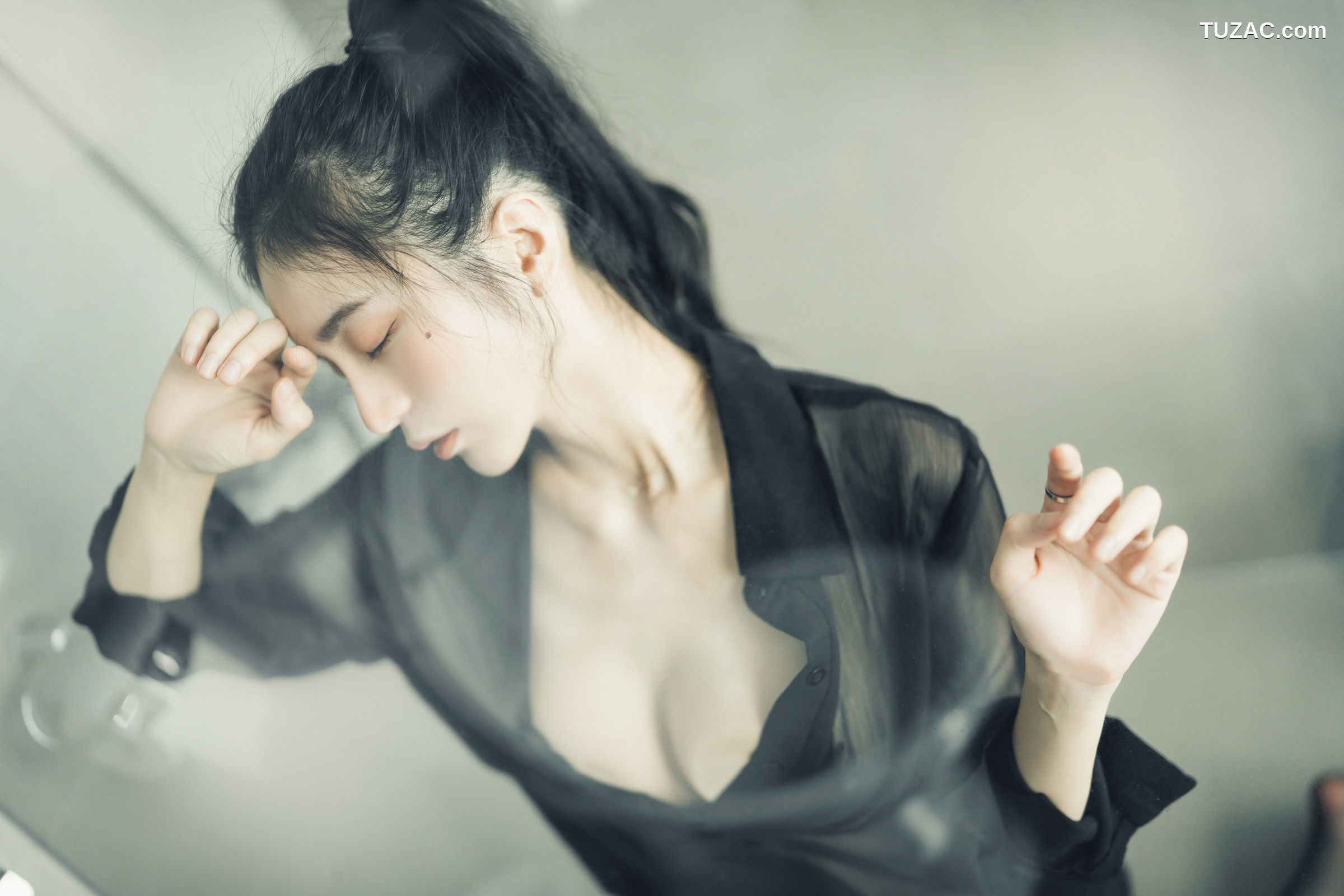 JVID-辰辰-我的女友这次有点色有点甜-透明罩衫透明骆驼蹄内裤湿润黑丝-2022.04.05