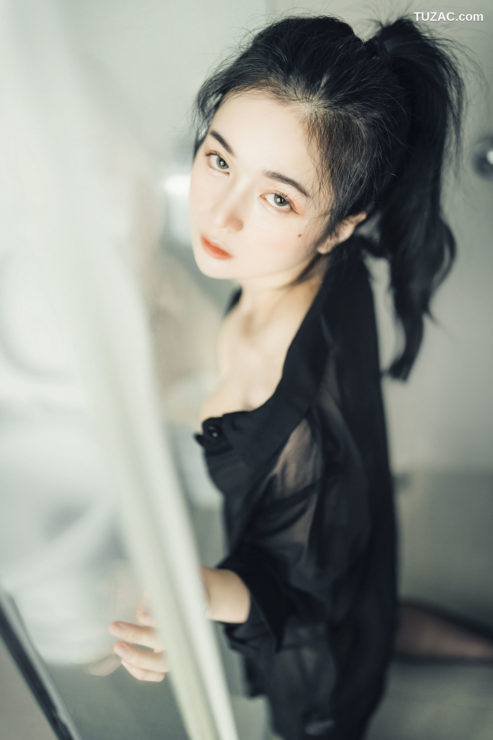 JVID-辰辰-我的女友这次有点色有点甜-透明罩衫透明骆驼蹄内裤湿润黑丝-2022.04.05