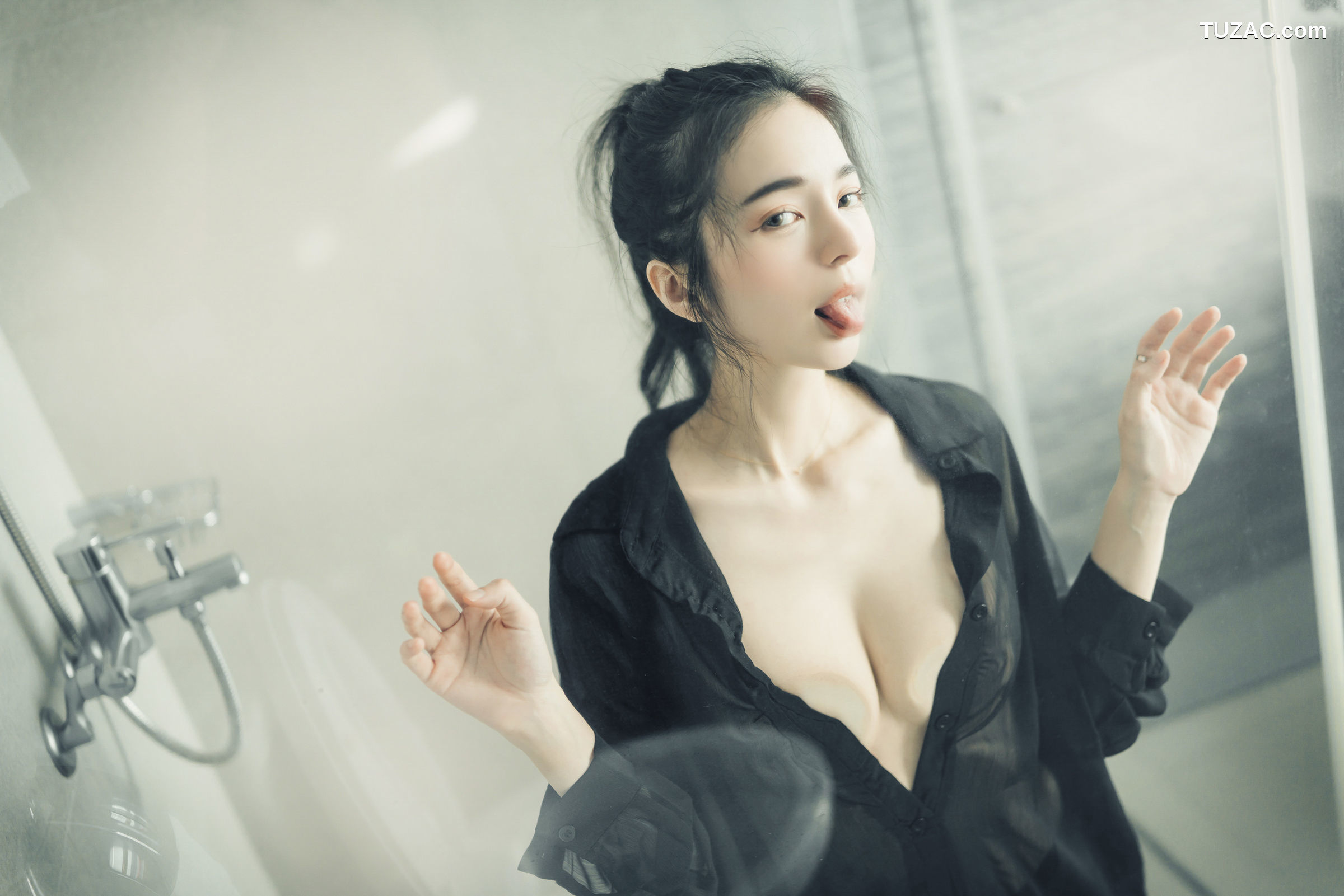 JVID-辰辰-我的女友这次有点色有点甜-透明罩衫透明骆驼蹄内裤湿润黑丝-2022.04.05