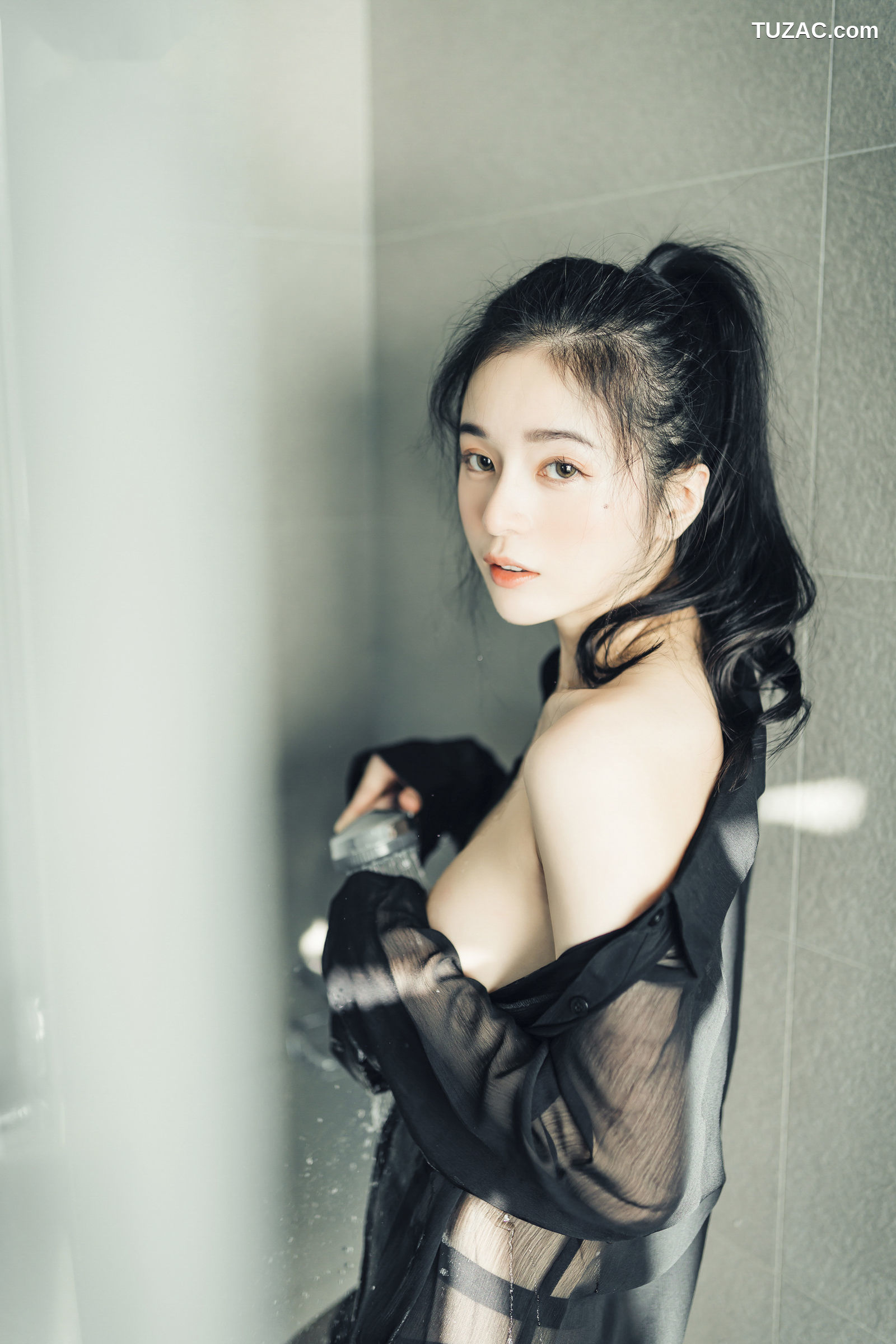 JVID-辰辰-我的女友这次有点色有点甜-透明罩衫透明骆驼蹄内裤湿润黑丝-2022.04.05