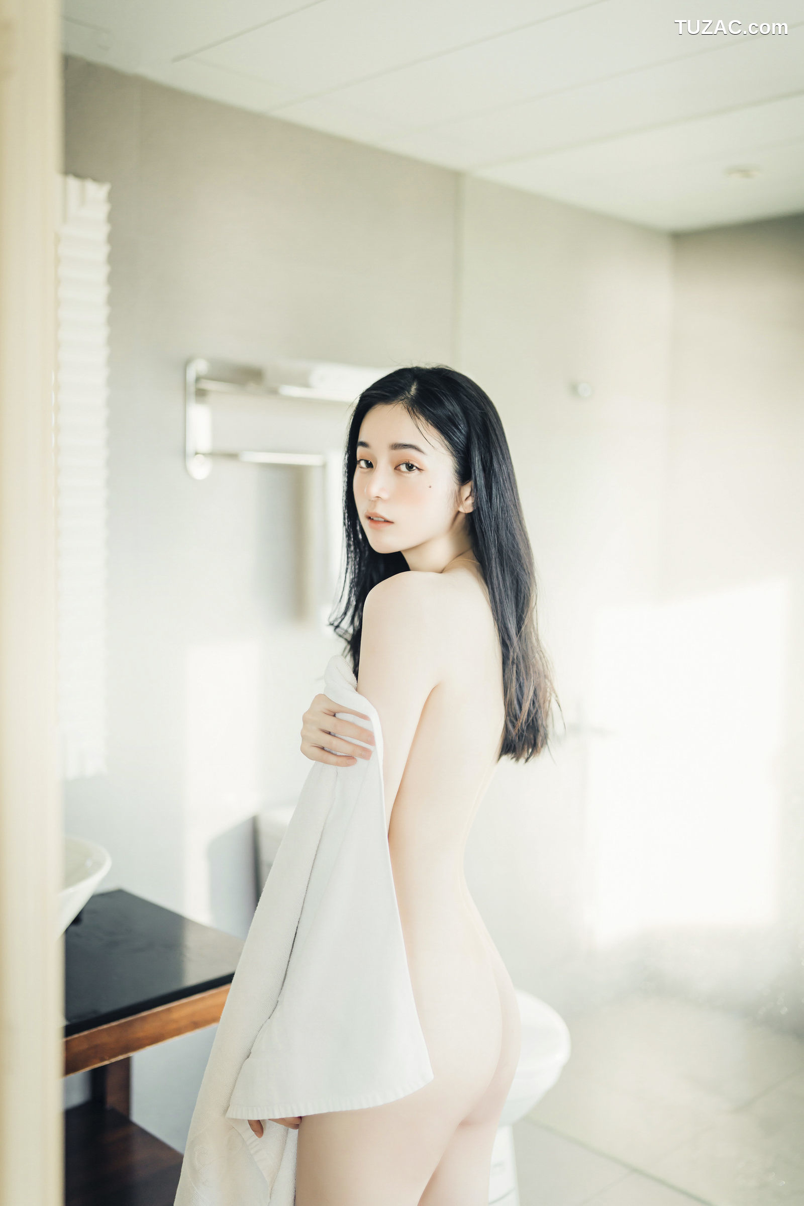 JVID-辰辰-我的女友这次有点色有点甜-透明罩衫透明骆驼蹄内裤湿润黑丝-2022.04.05