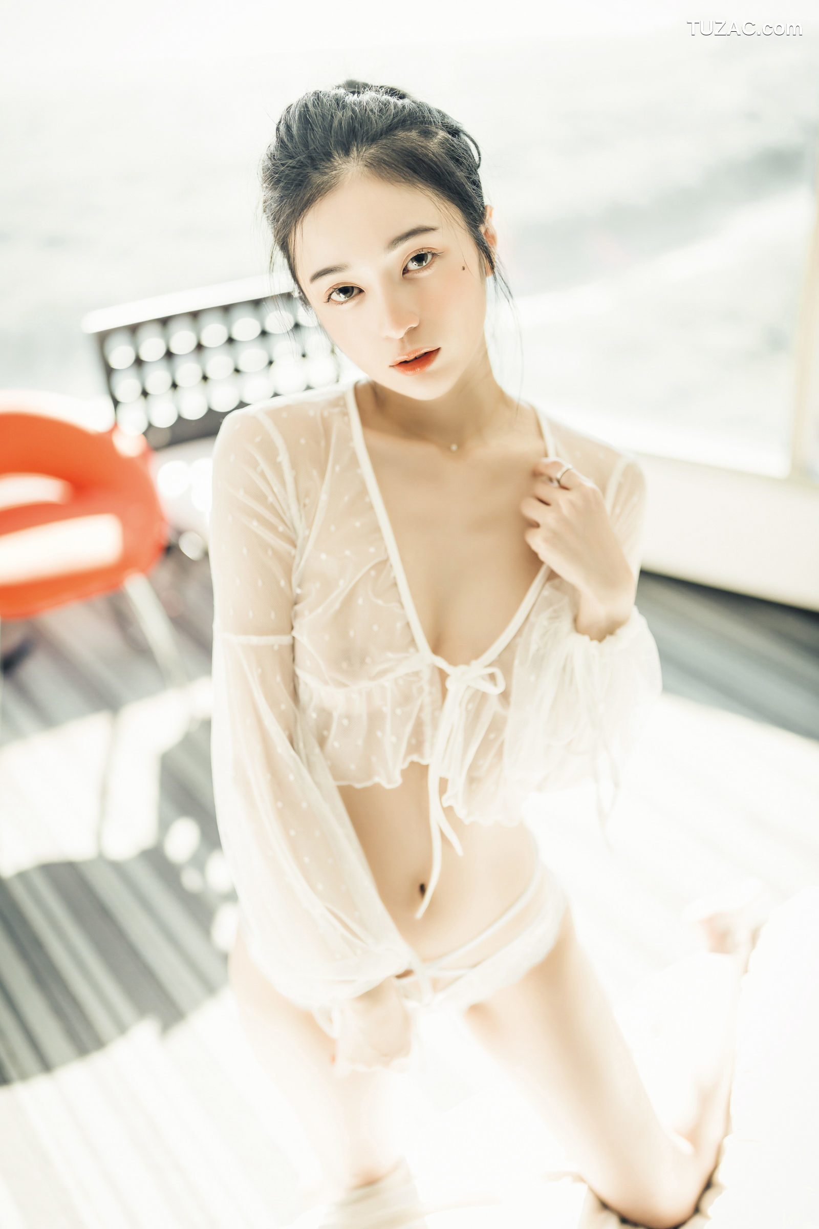 JVID-辰辰-我的女友这次有点色有点甜-透明罩衫透明骆驼蹄内裤湿润黑丝-2022.04.05