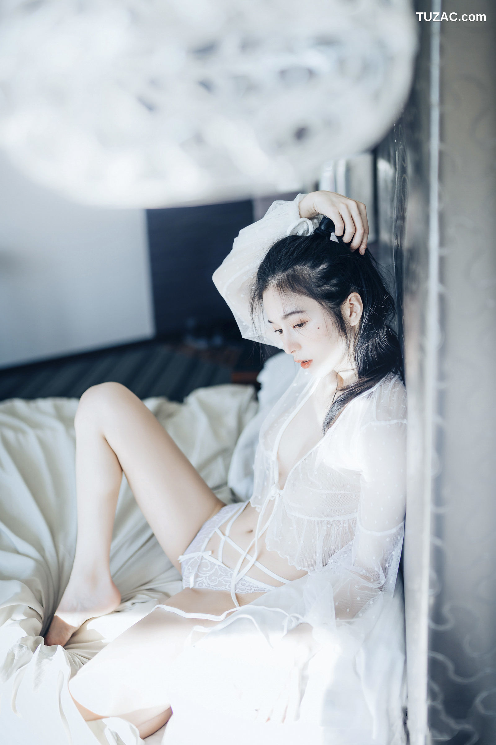 JVID-辰辰-我的女友这次有点色有点甜-透明罩衫透明骆驼蹄内裤湿润黑丝-2022.04.05