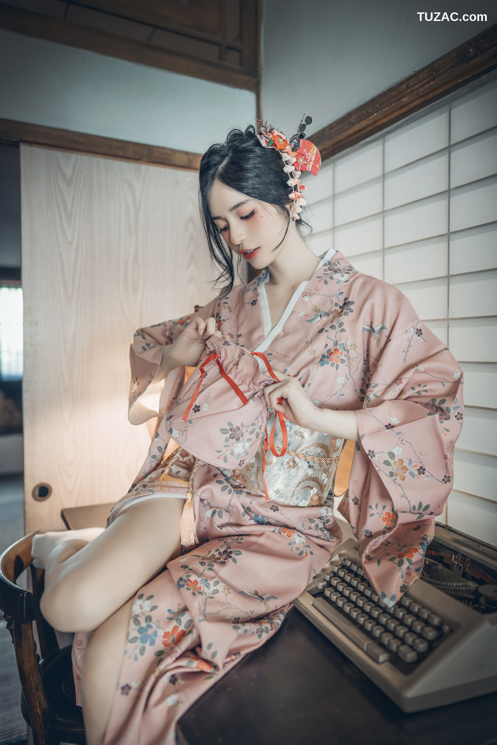 JVID-辰辰-最大限定尺度实体写真电子版-2022.09.25