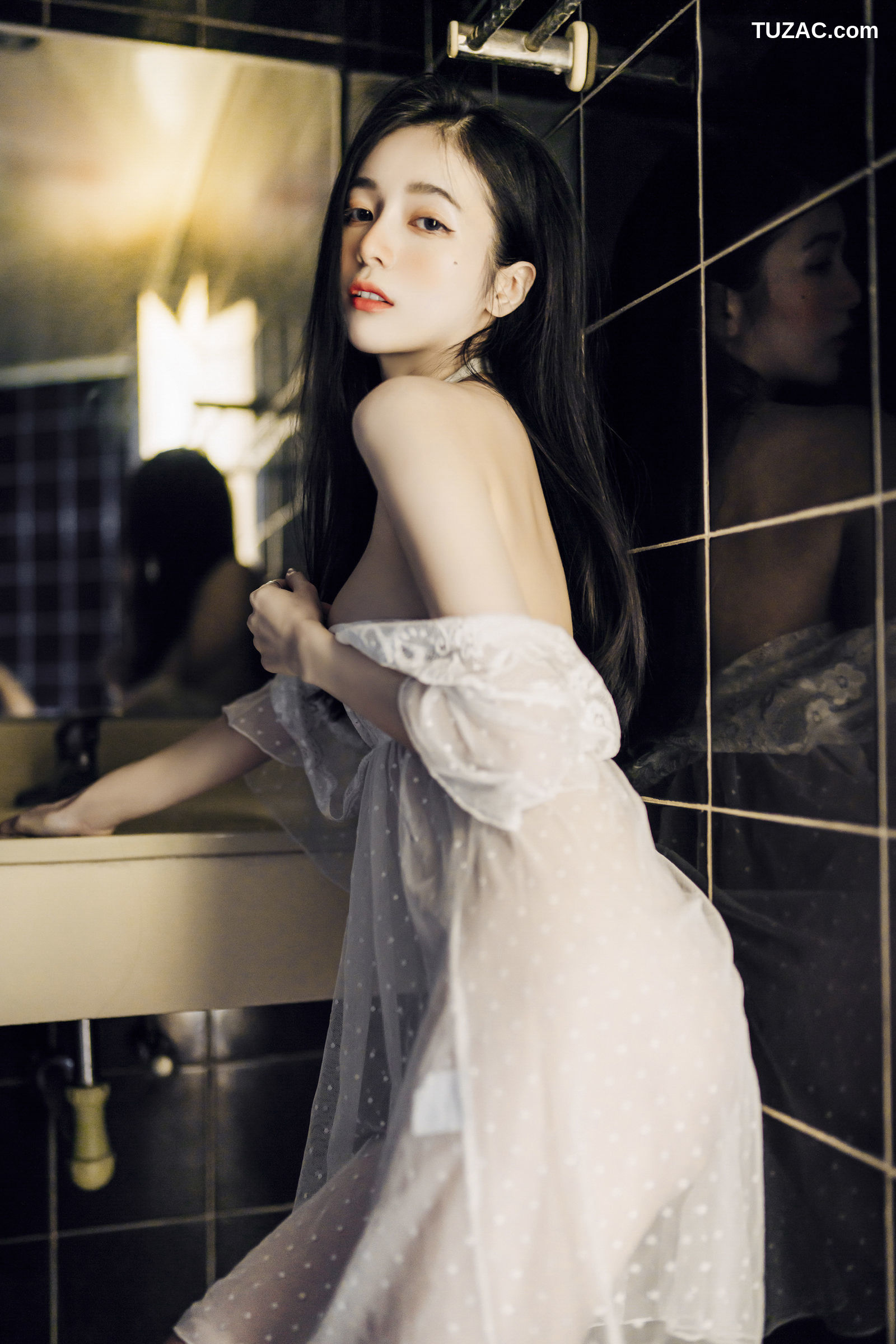 JVID-辰辰-爆炸性感女友系-久違單人寫真-全裸拍攝加六套服裝-2022.06.22