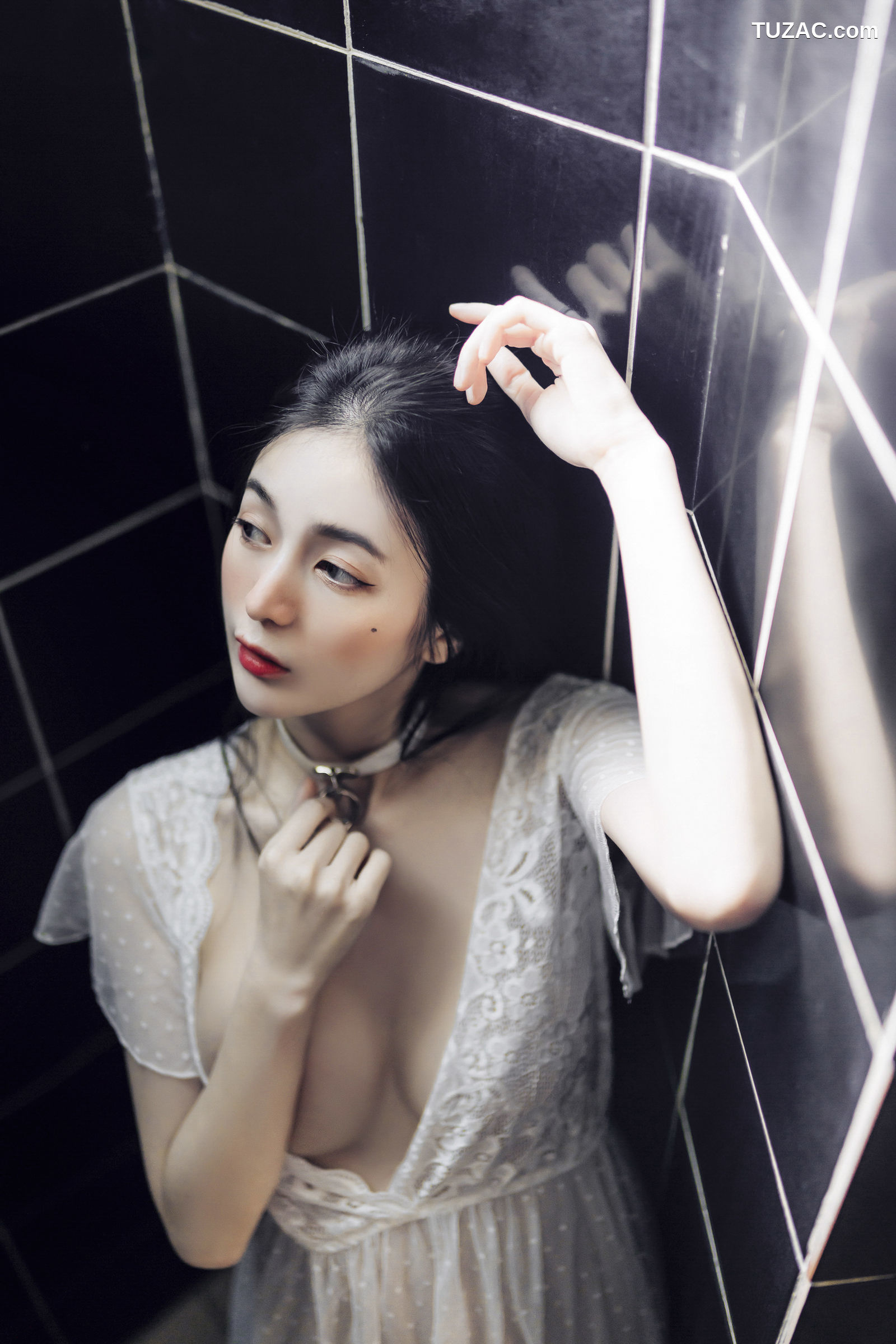 JVID-辰辰-爆炸性感女友系-久違單人寫真-全裸拍攝加六套服裝-2022.06.22