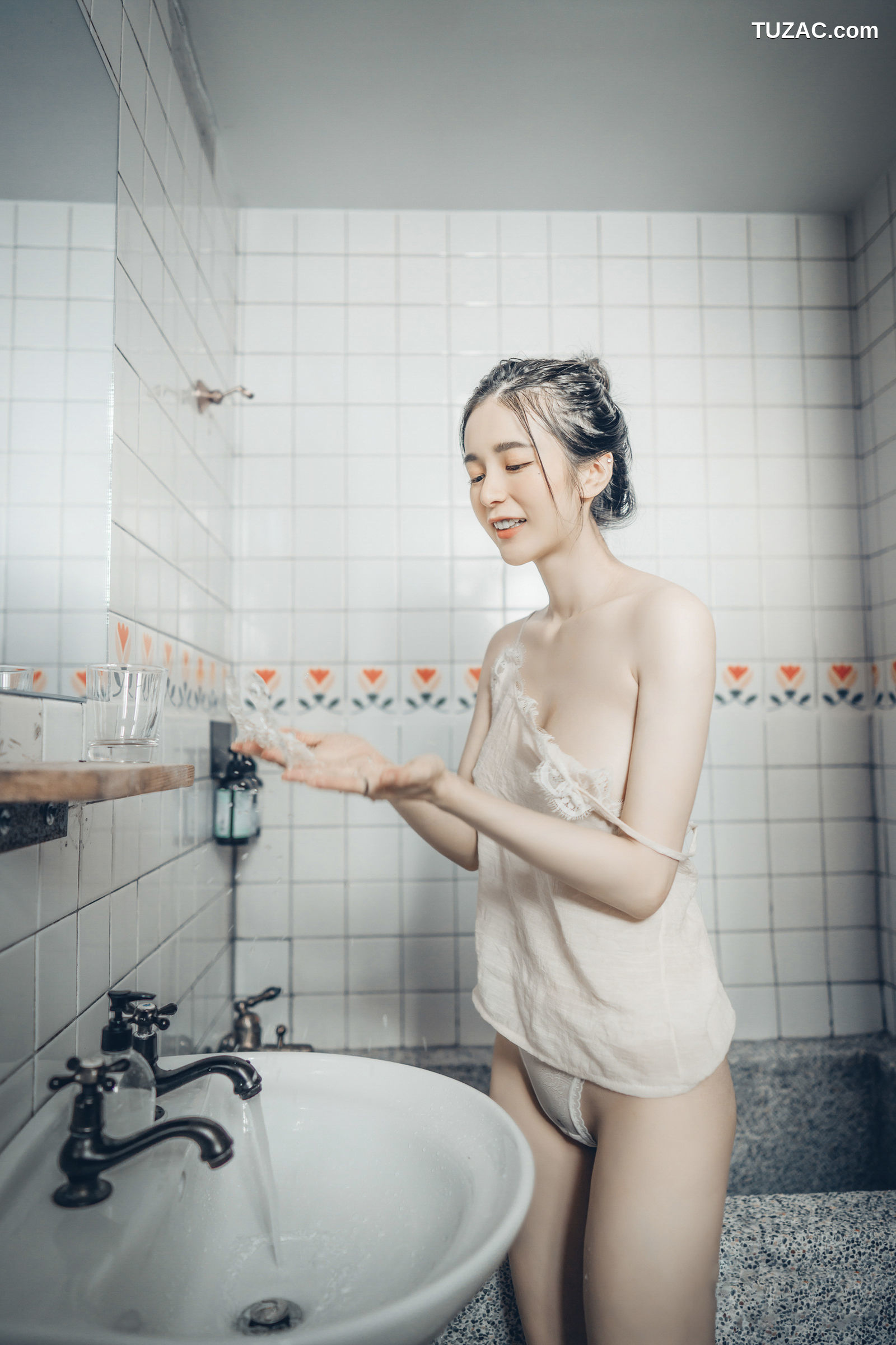 JVID-辰辰-终于约到女神泡汤-浴巾一直掉-最后不穿了直接拍-2021.02.04