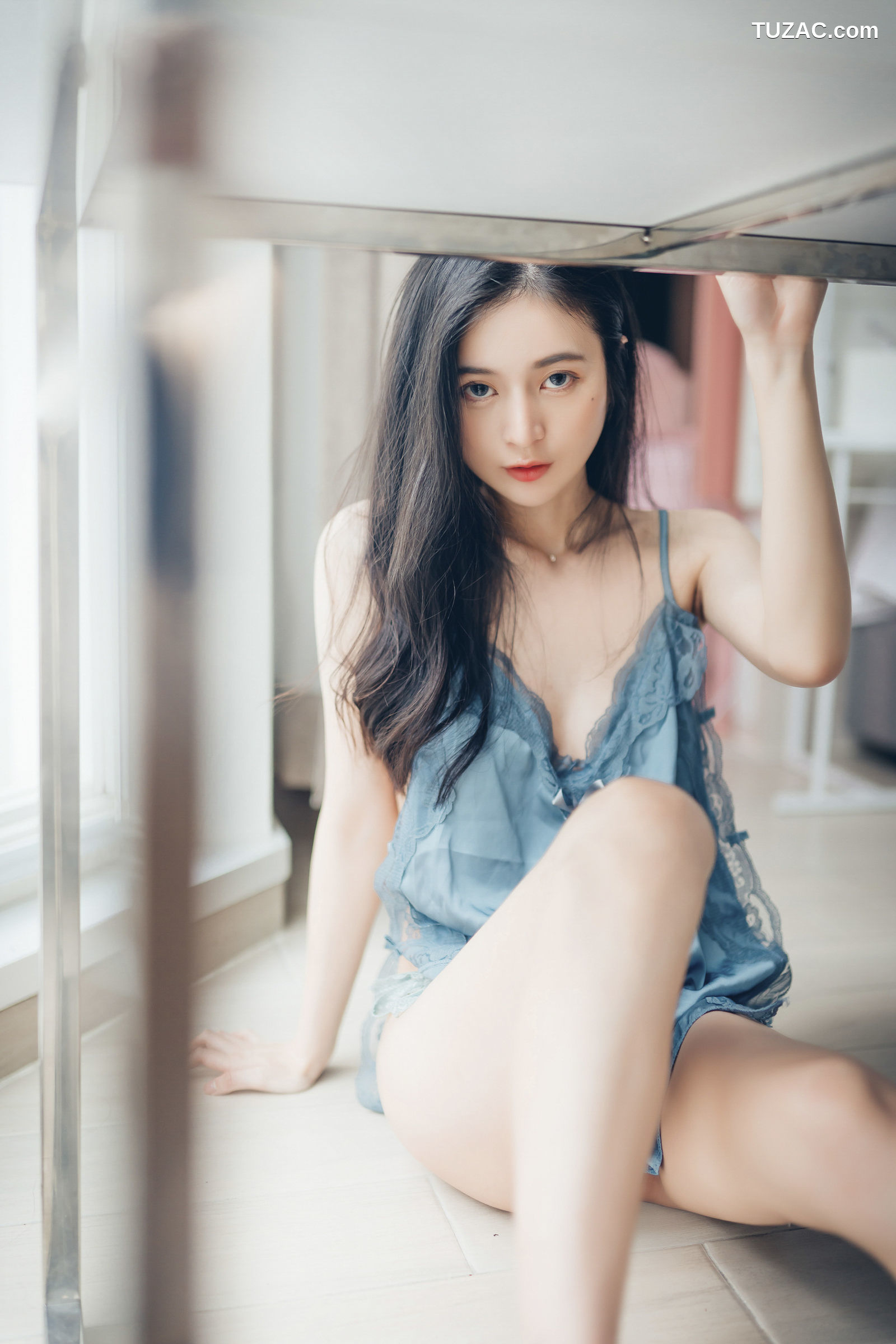 JVID-辰辰-透明内裤张开脚-比骆驼蹄还更厉害-中空小护士-两片式睡衣-2021.09.03