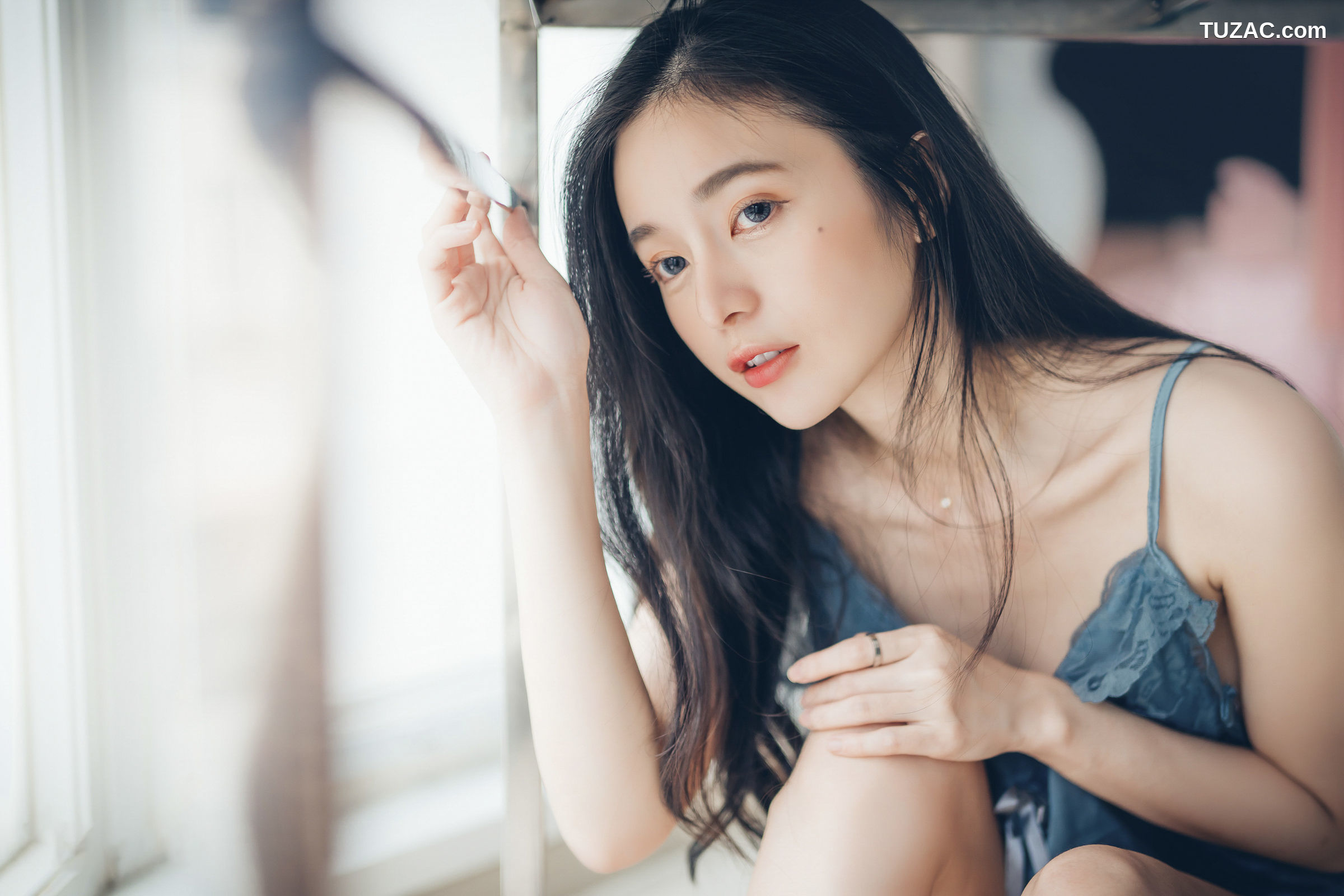 JVID-辰辰-透明内裤张开脚-比骆驼蹄还更厉害-中空小护士-两片式睡衣-2021.09.03