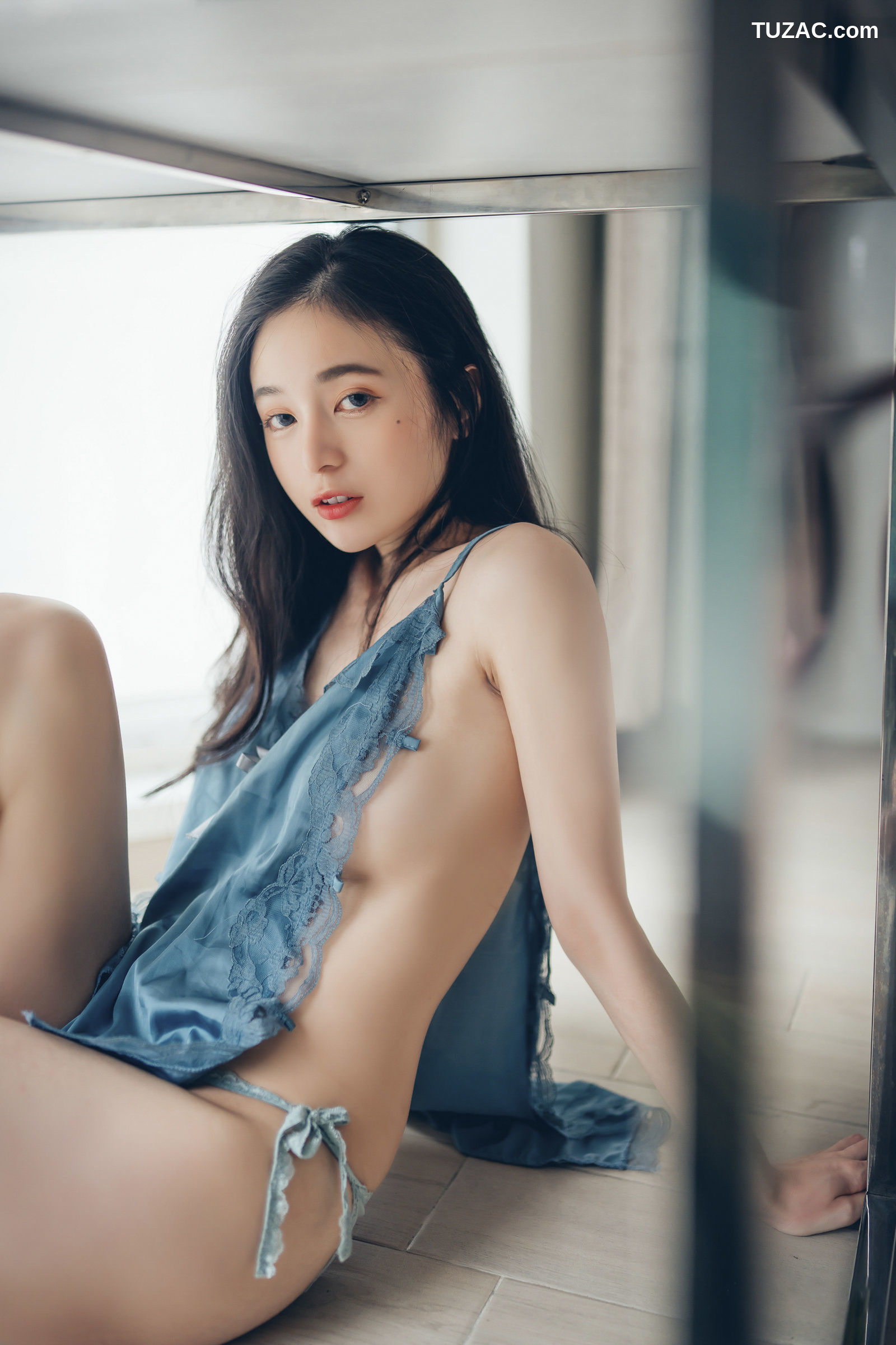 JVID-辰辰-透明内裤张开脚-比骆驼蹄还更厉害-中空小护士-两片式睡衣-2021.09.03