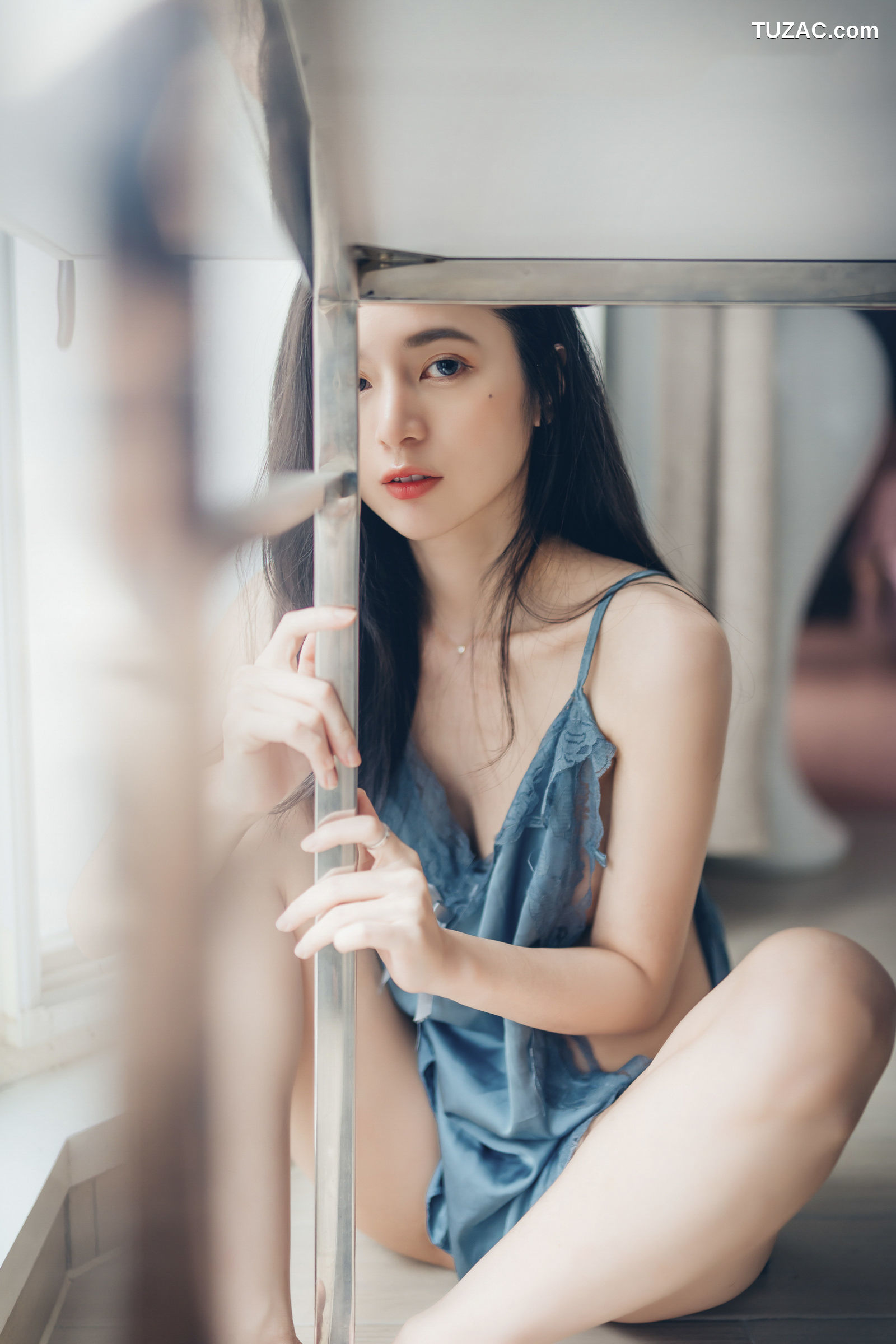 JVID-辰辰-透明内裤张开脚-比骆驼蹄还更厉害-中空小护士-两片式睡衣-2021.09.03