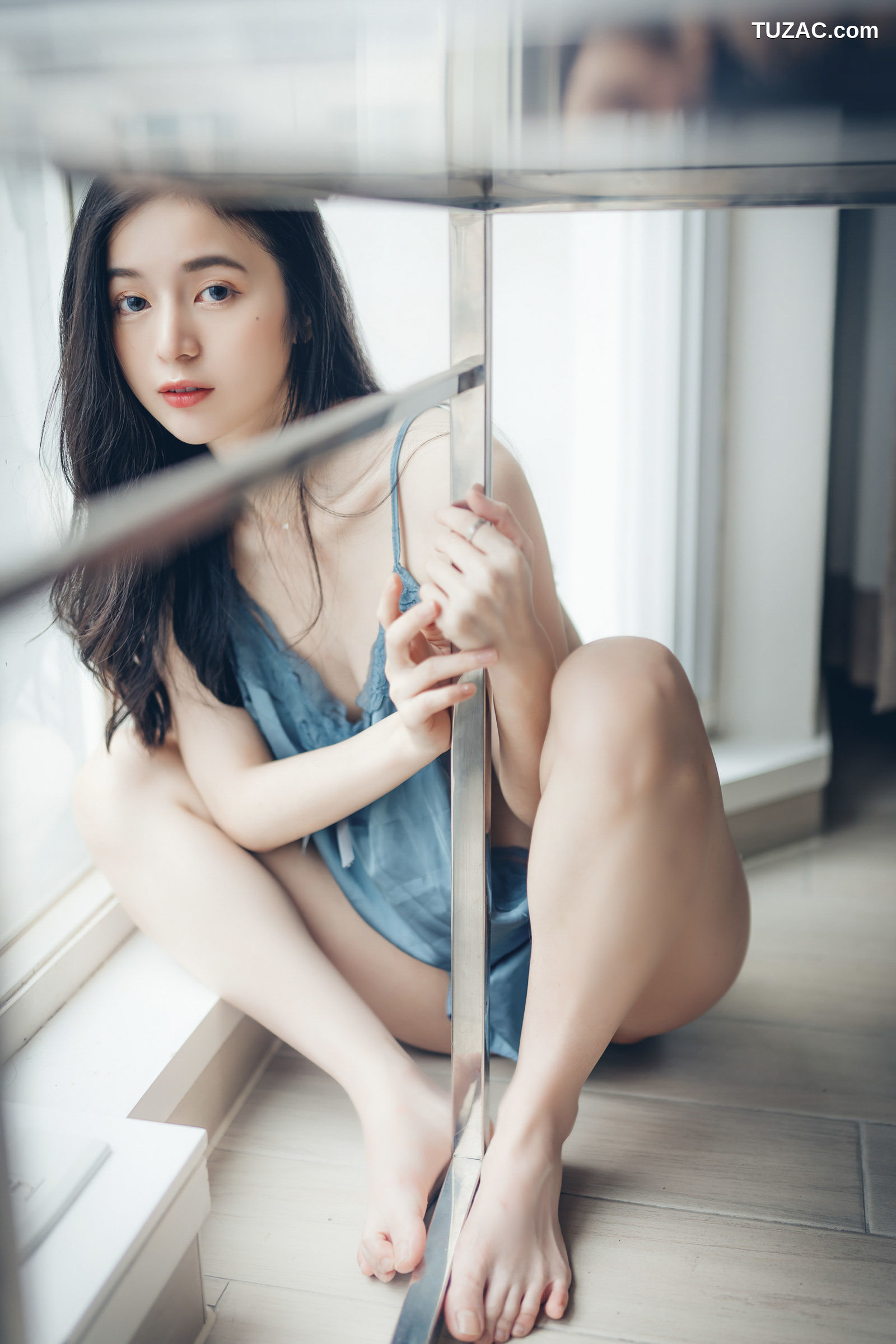 JVID-辰辰-透明内裤张开脚-比骆驼蹄还更厉害-中空小护士-两片式睡衣-2021.09.03